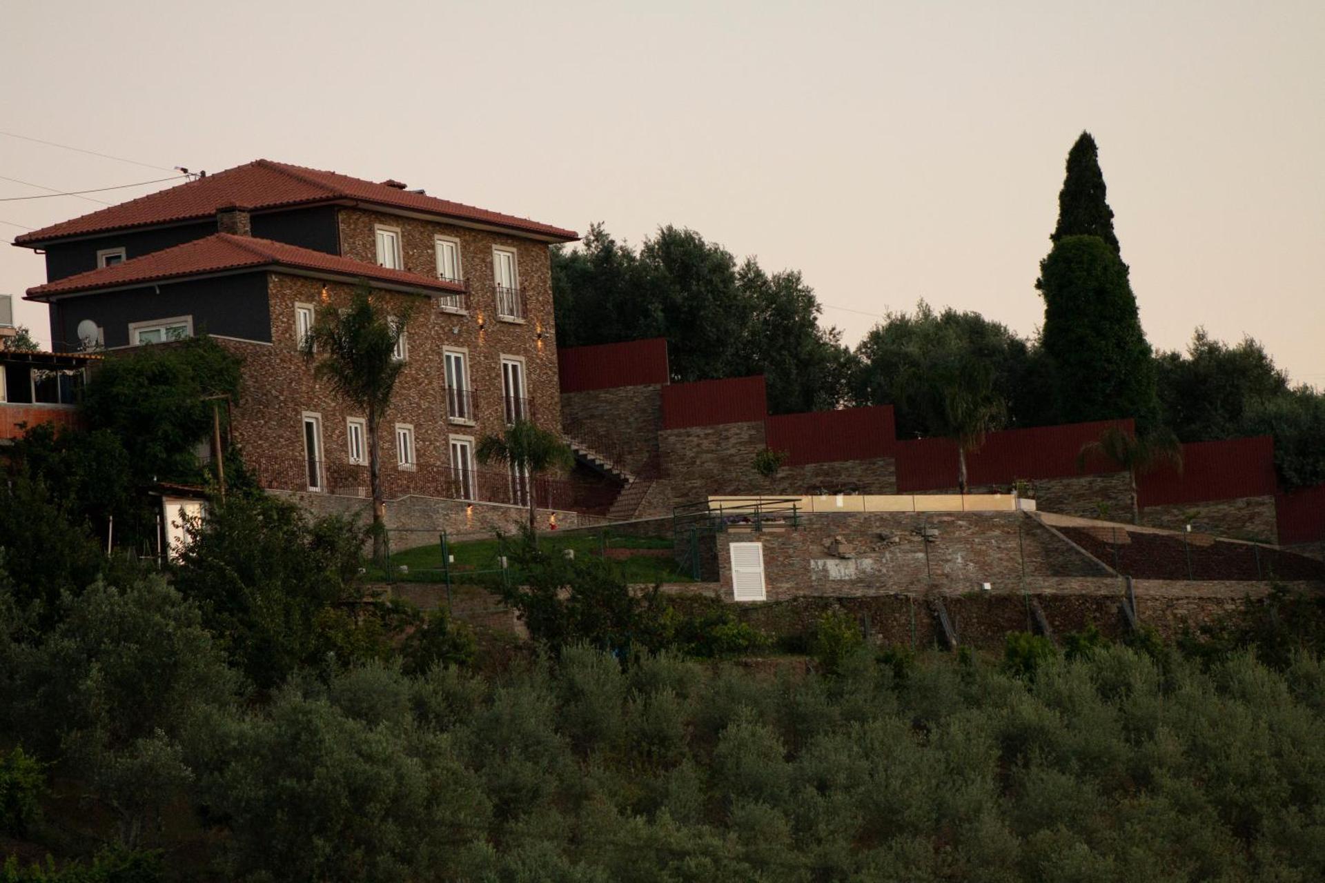 Descubra o Golden Mirror: Uma Experiência Inesquecível em Hospitalidade - Imagem 100