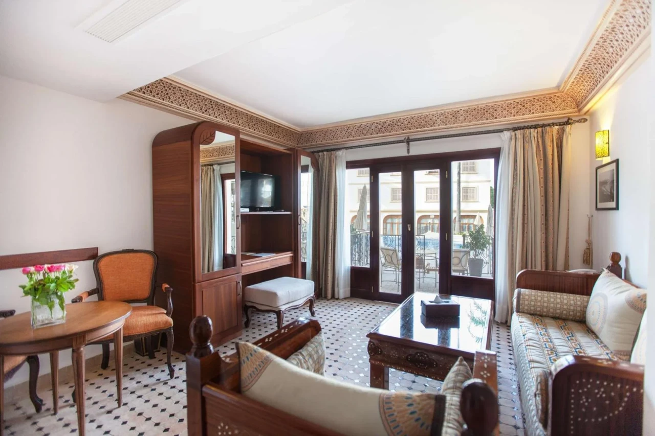 Experience Luxury at Grand Hotel Villa de France - Image 3