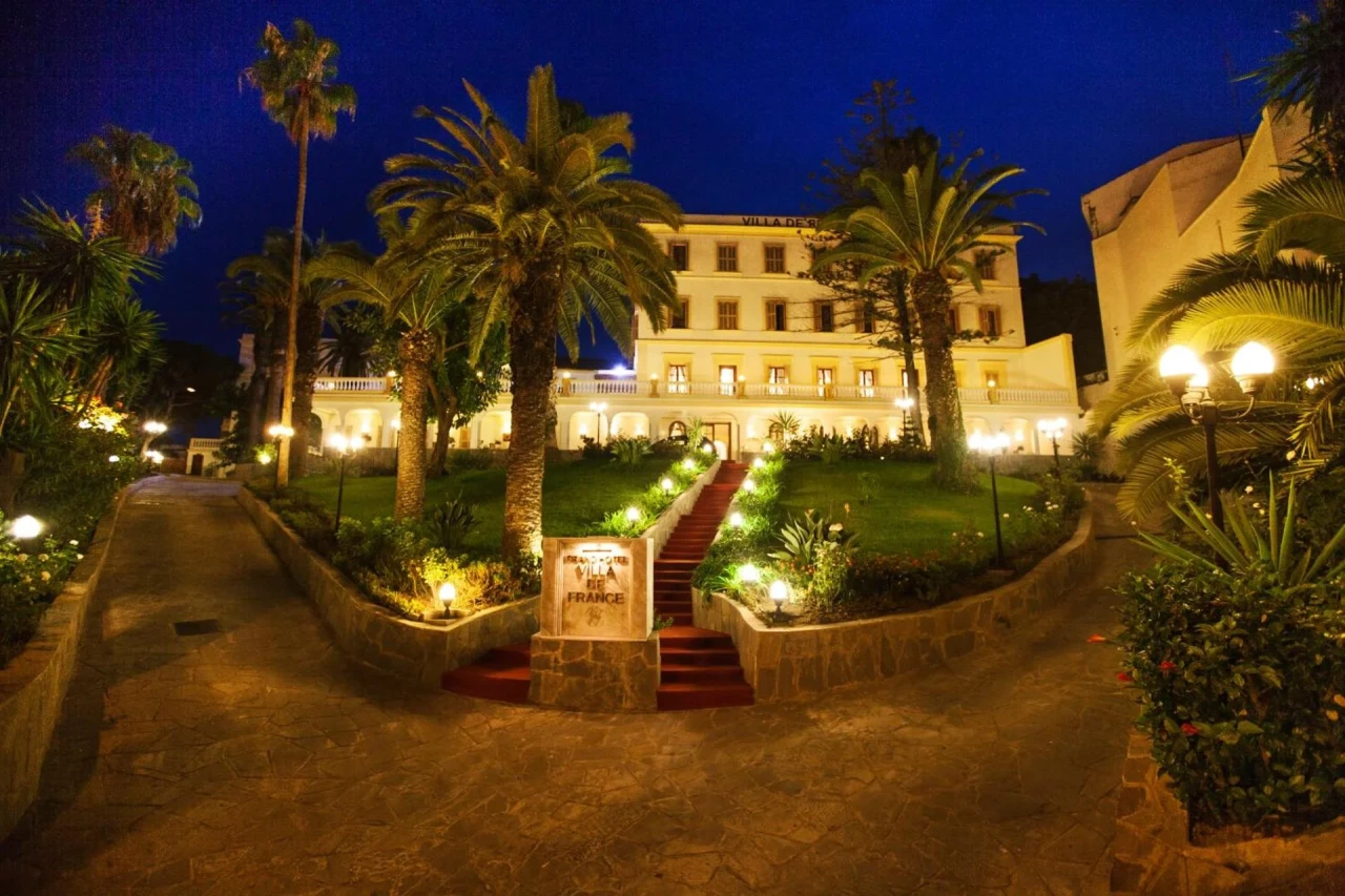 Experience Luxury at Grand Hotel Villa de France - Image 9
