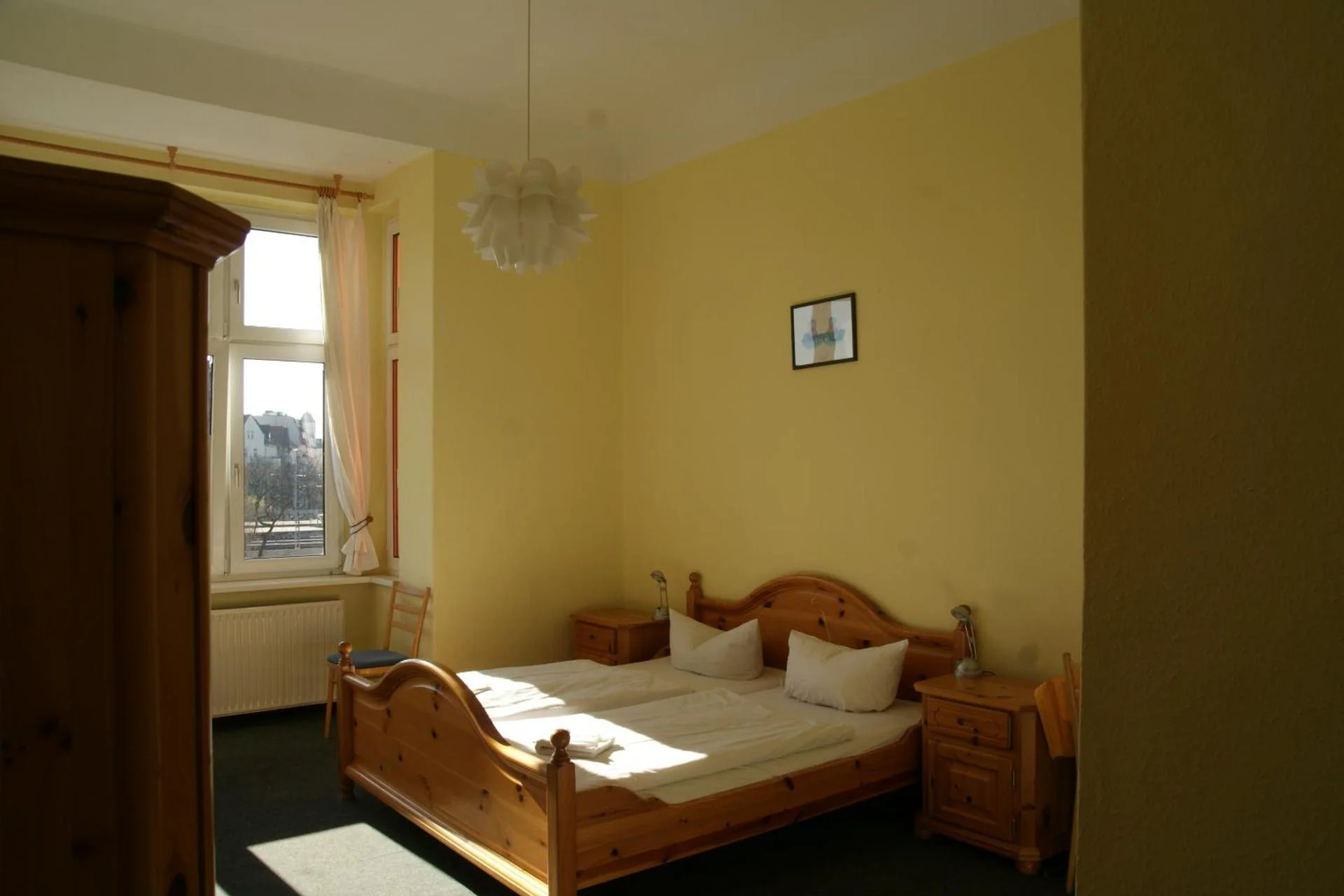 HappyGoLucky Hotel + Hostel - Image 2