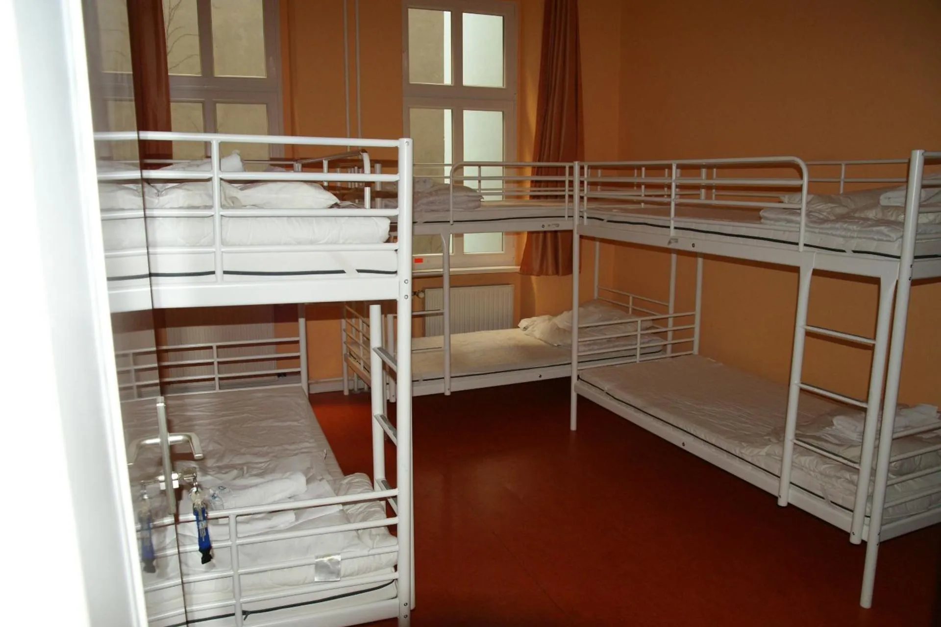 HappyGoLucky Hotel + Hostel - Image 14