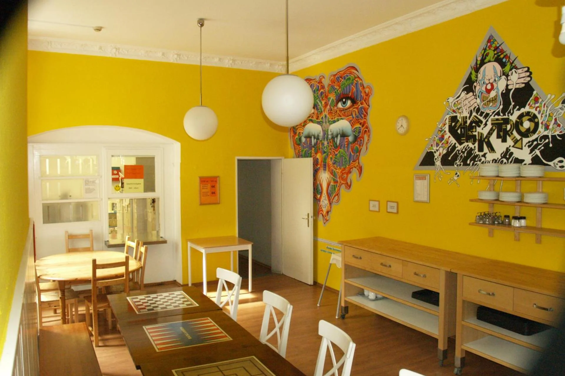 HappyGoLucky Hotel + Hostel - Image 17