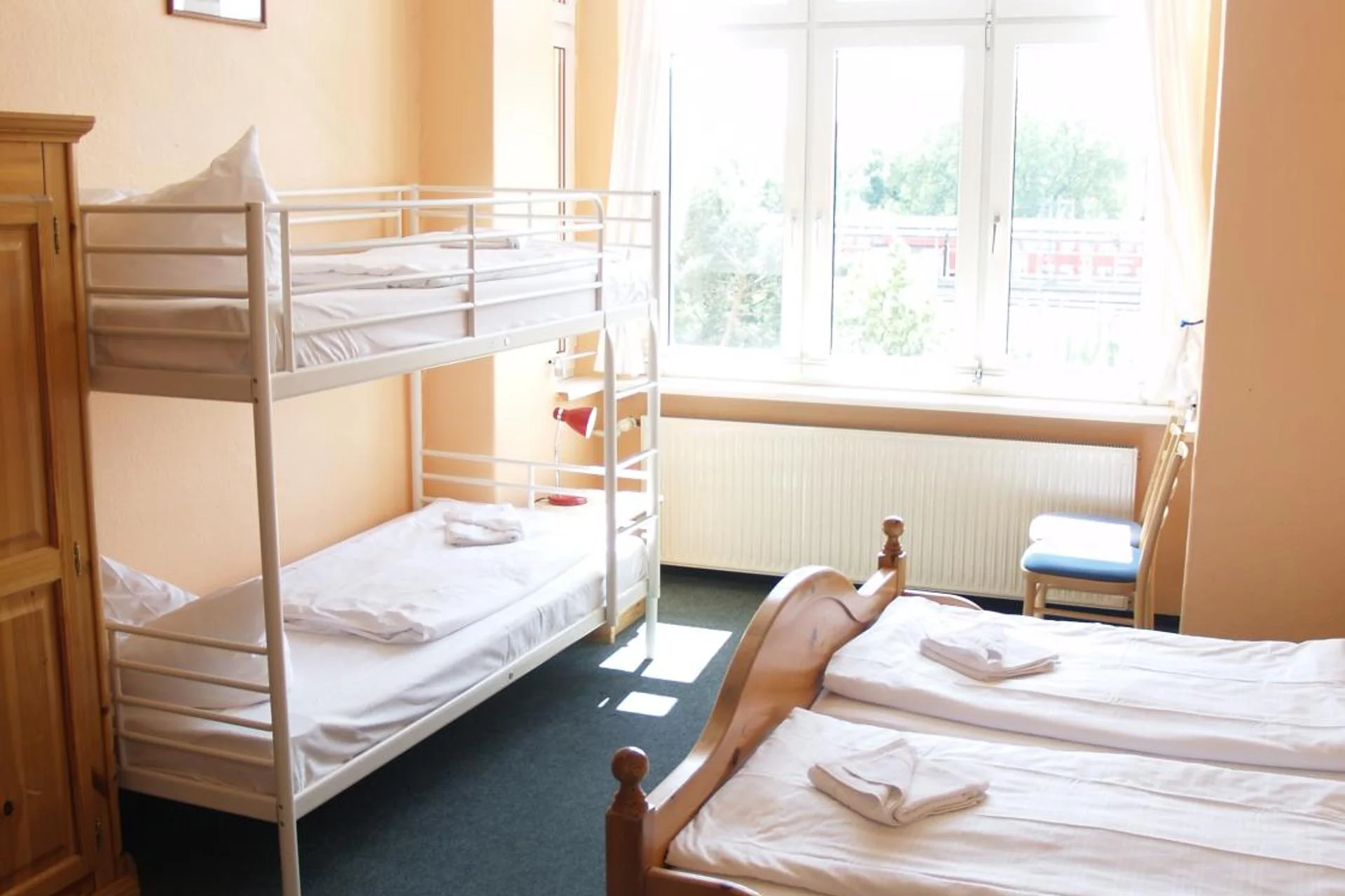 HappyGoLucky Hotel + Hostel - Image 7