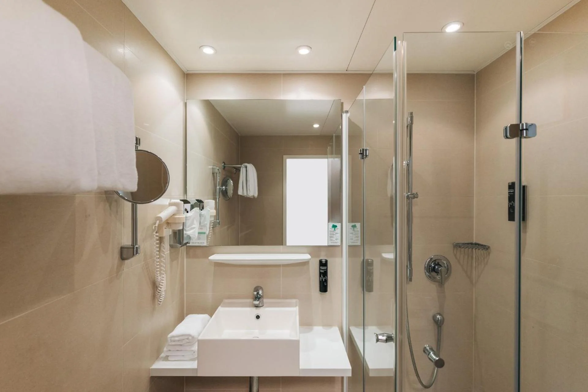 Homaris The Corner Hotel - Image 11