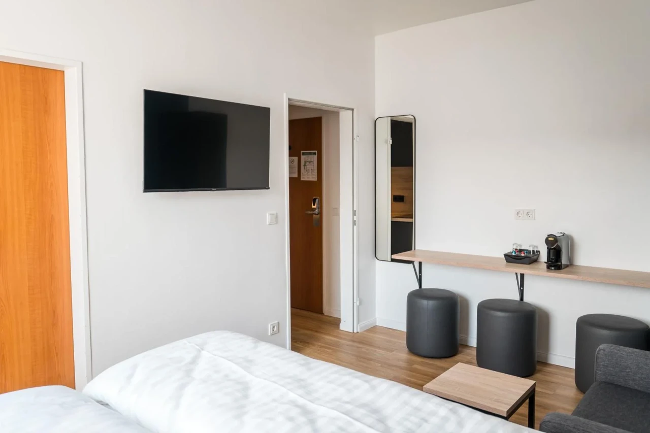 Hotel Antares Düsseldorf - Image 16