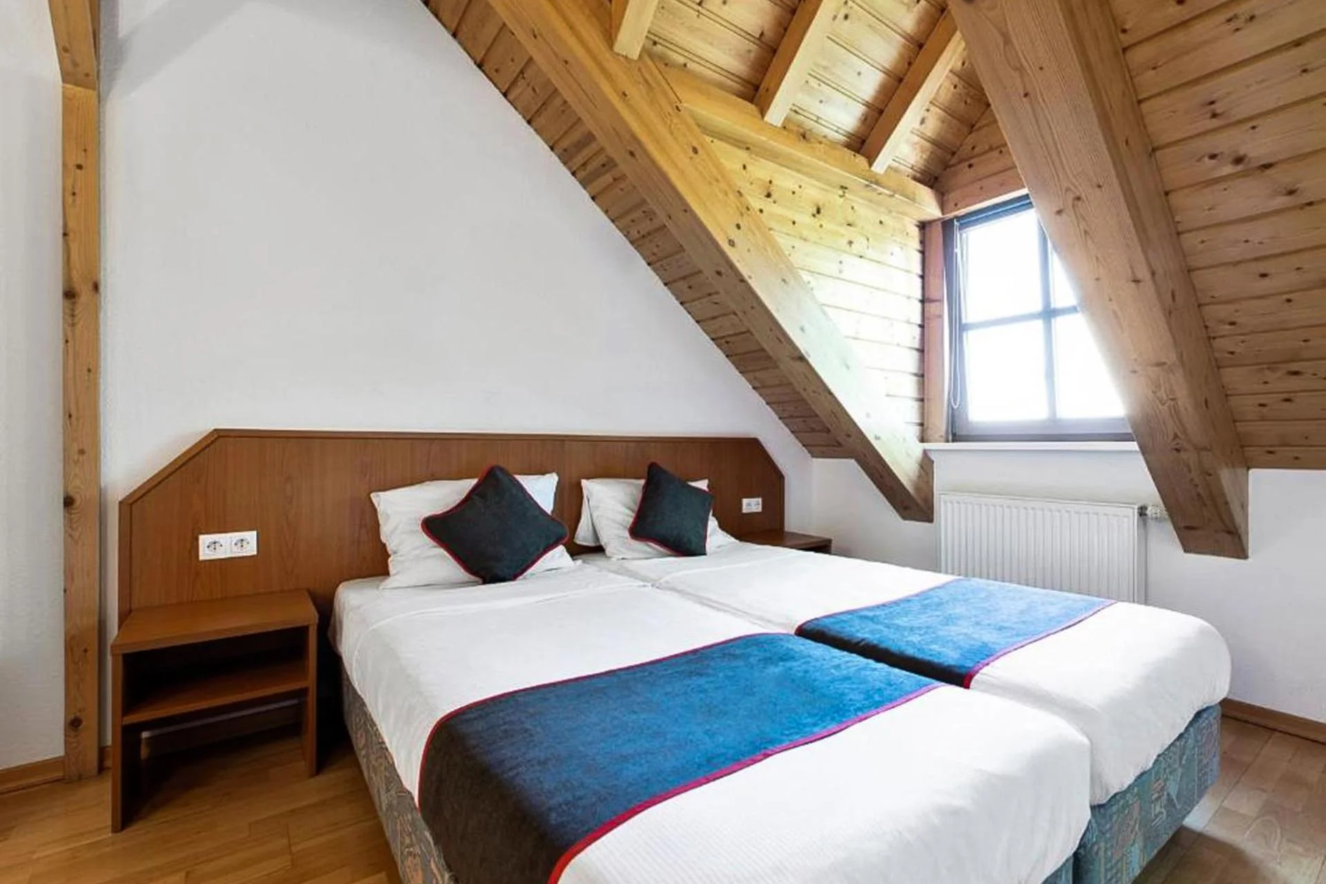 Hotel Bohemia - Image 2
