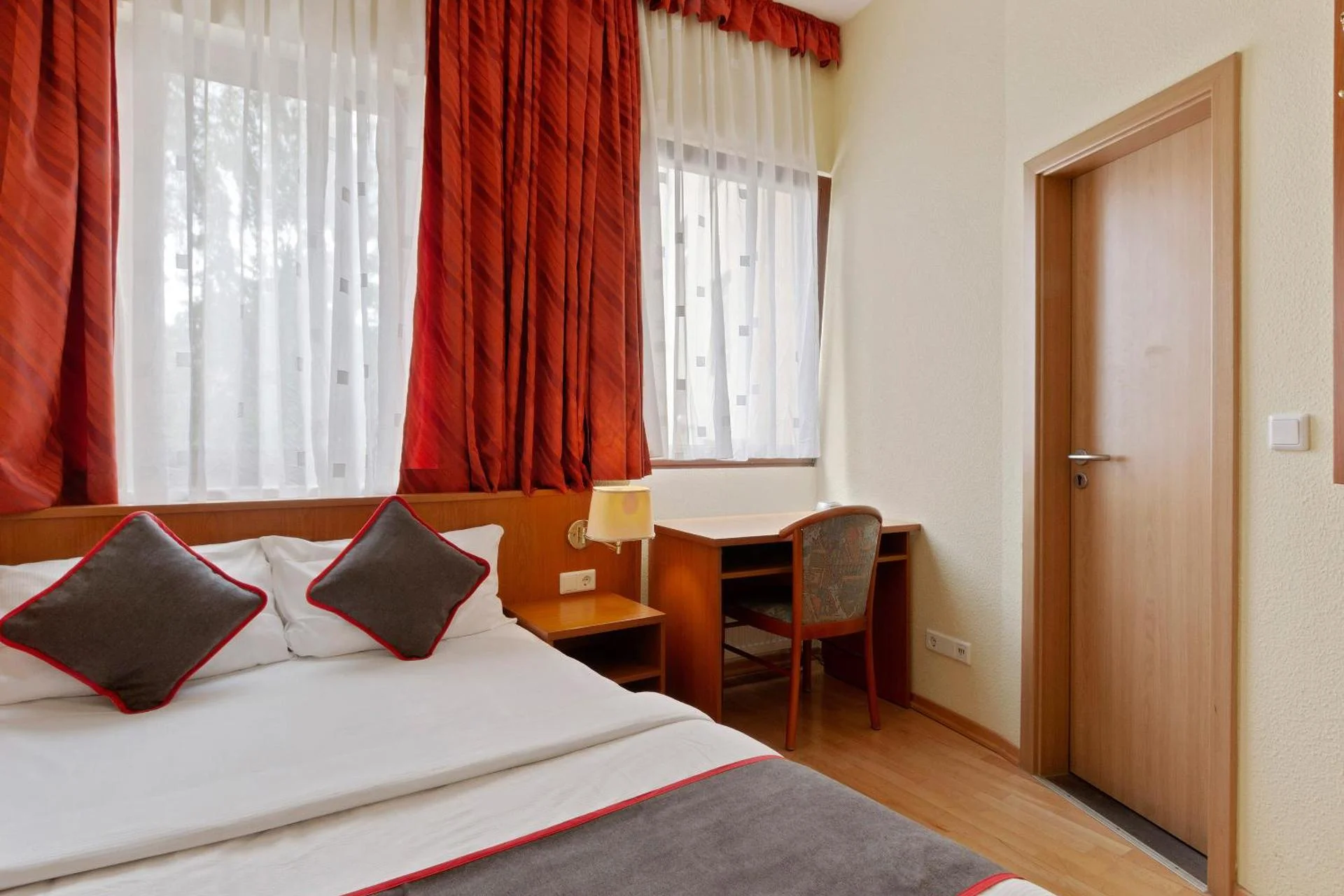 Hotel Bohemia - Image 10