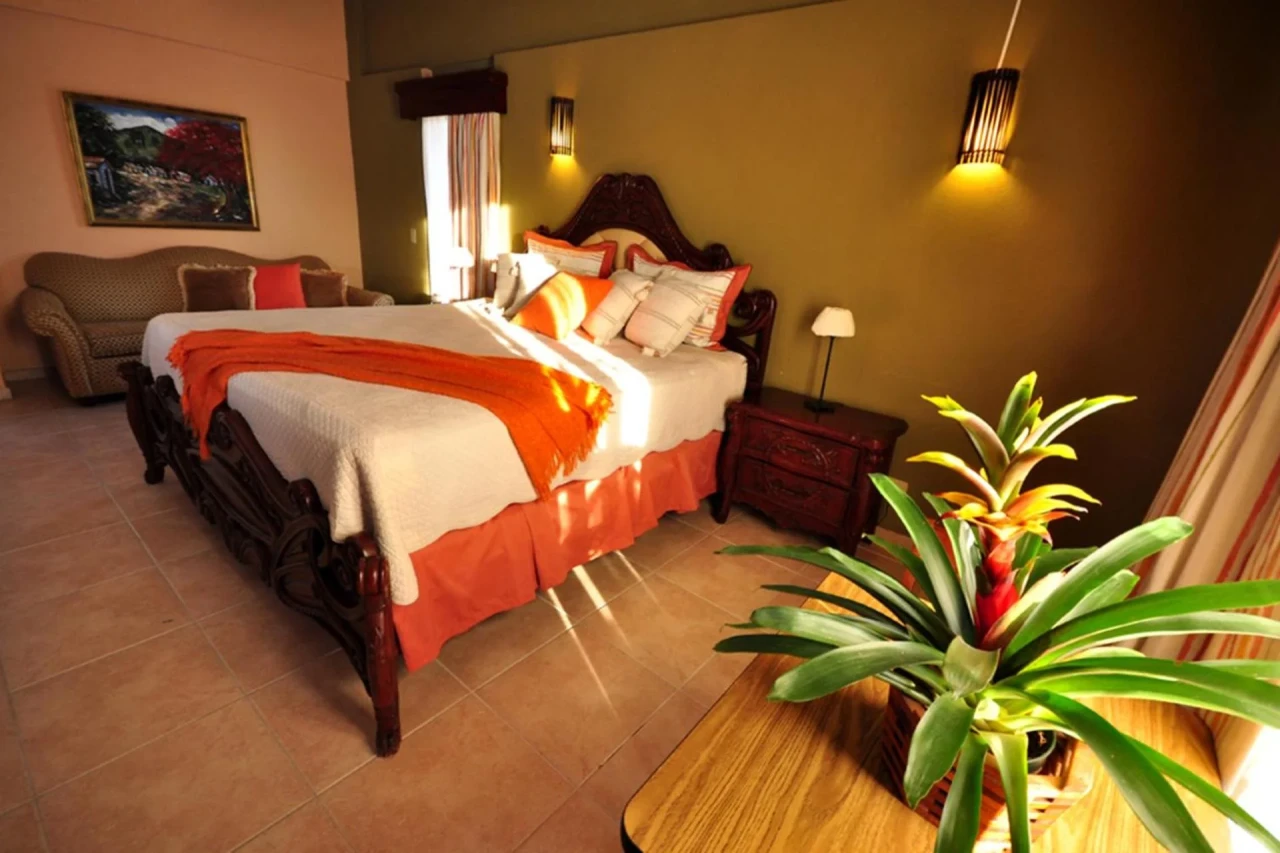 Experience the Ultimate Stay at Hotel & Casino Flamboyan - Image 7