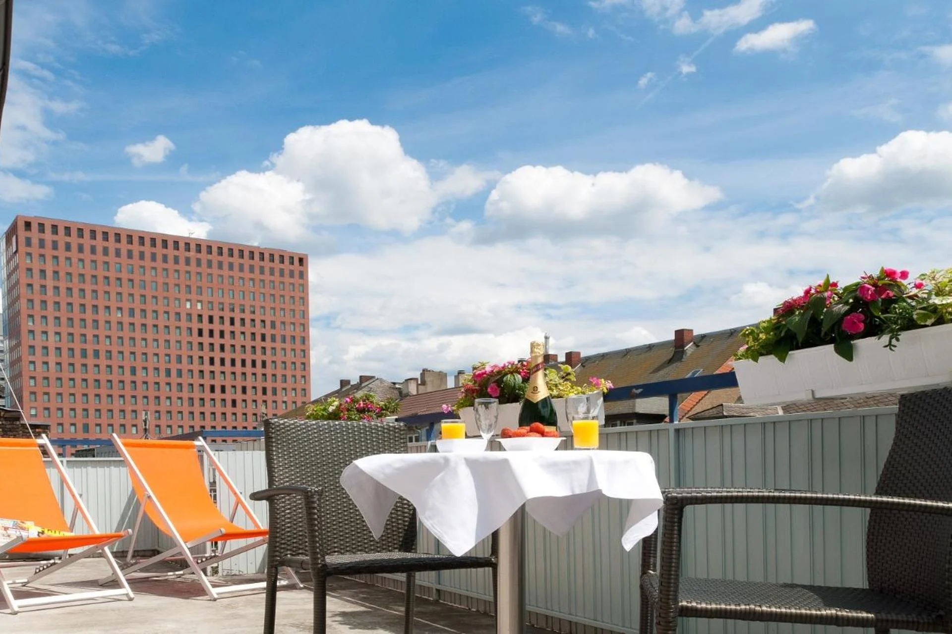 Hotel Plaza Frankfurt - Image 6