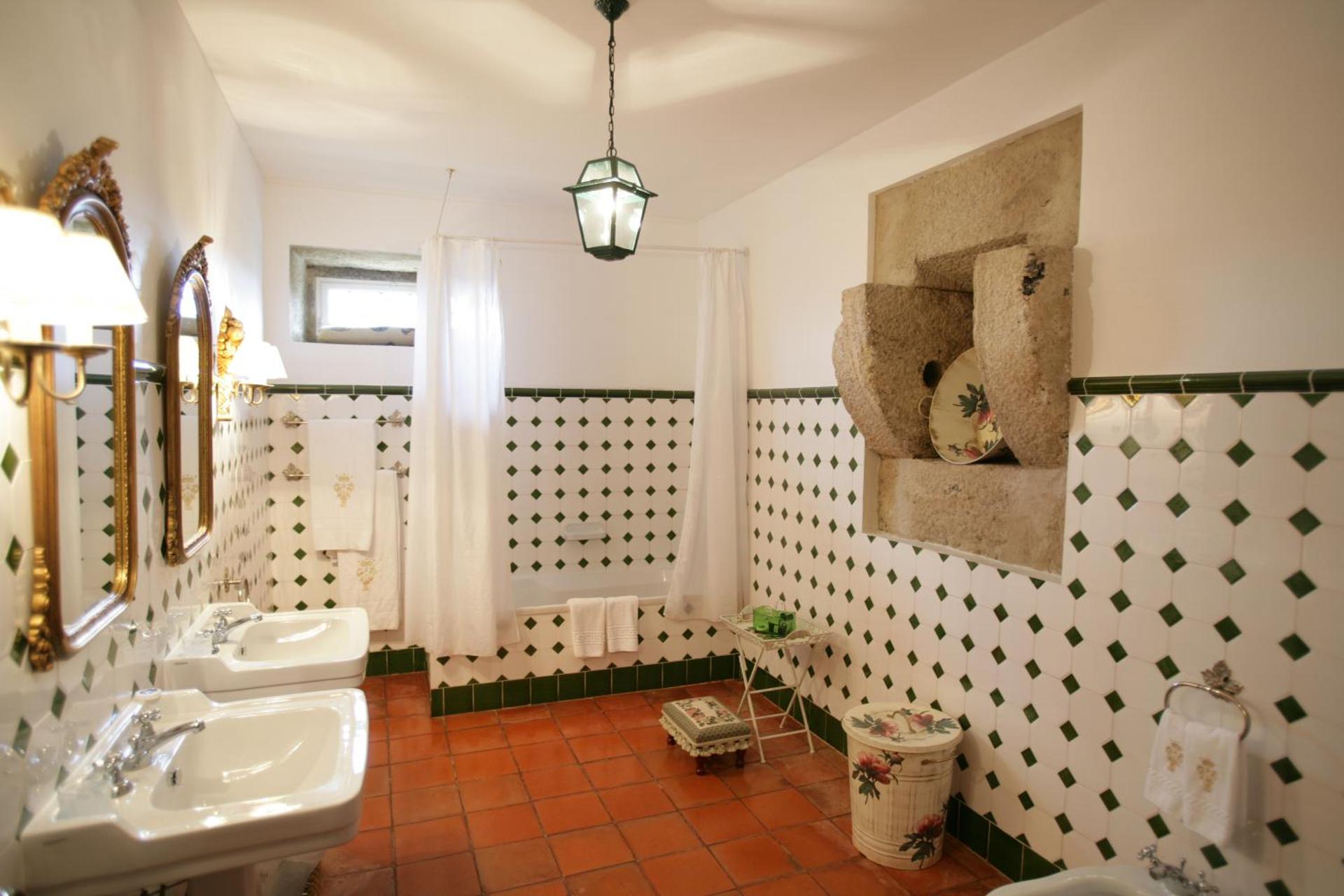 Descubra o Hotel Rural Casa dos Viscondes da Varzea: Um Refúgio de Confiança e Conforto - Imagem 86