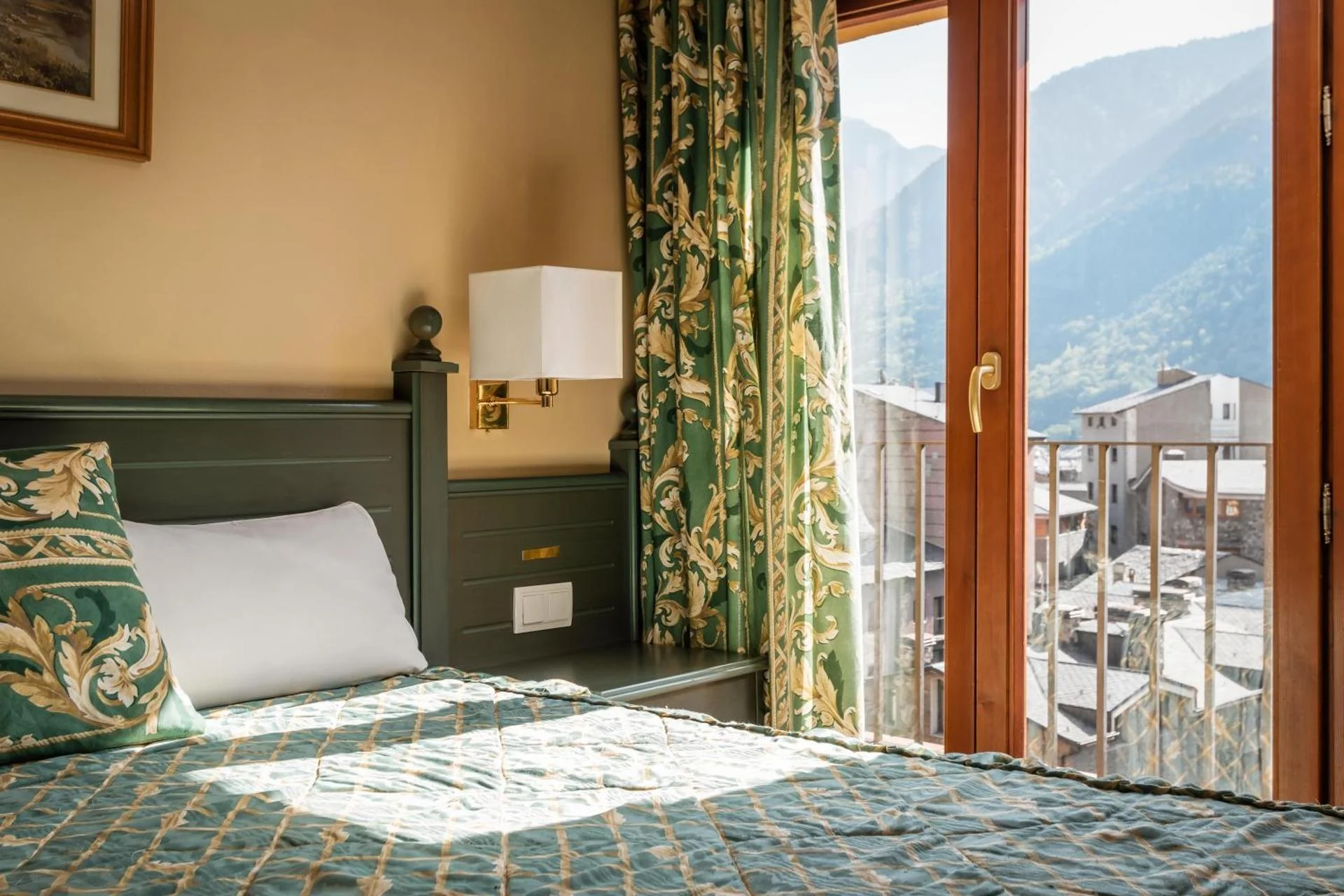 Hotel Sant Jordi - Image 1