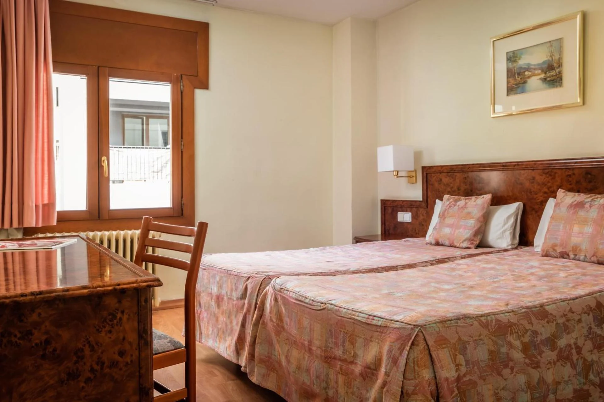 Hotel Sant Jordi - Image 16