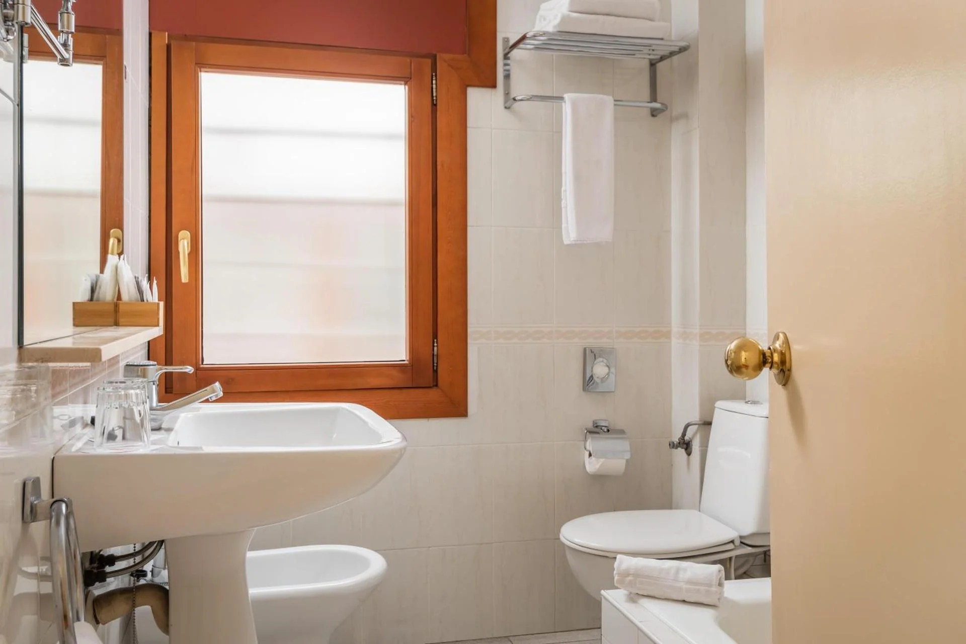 Hotel Sant Jordi - Image 5