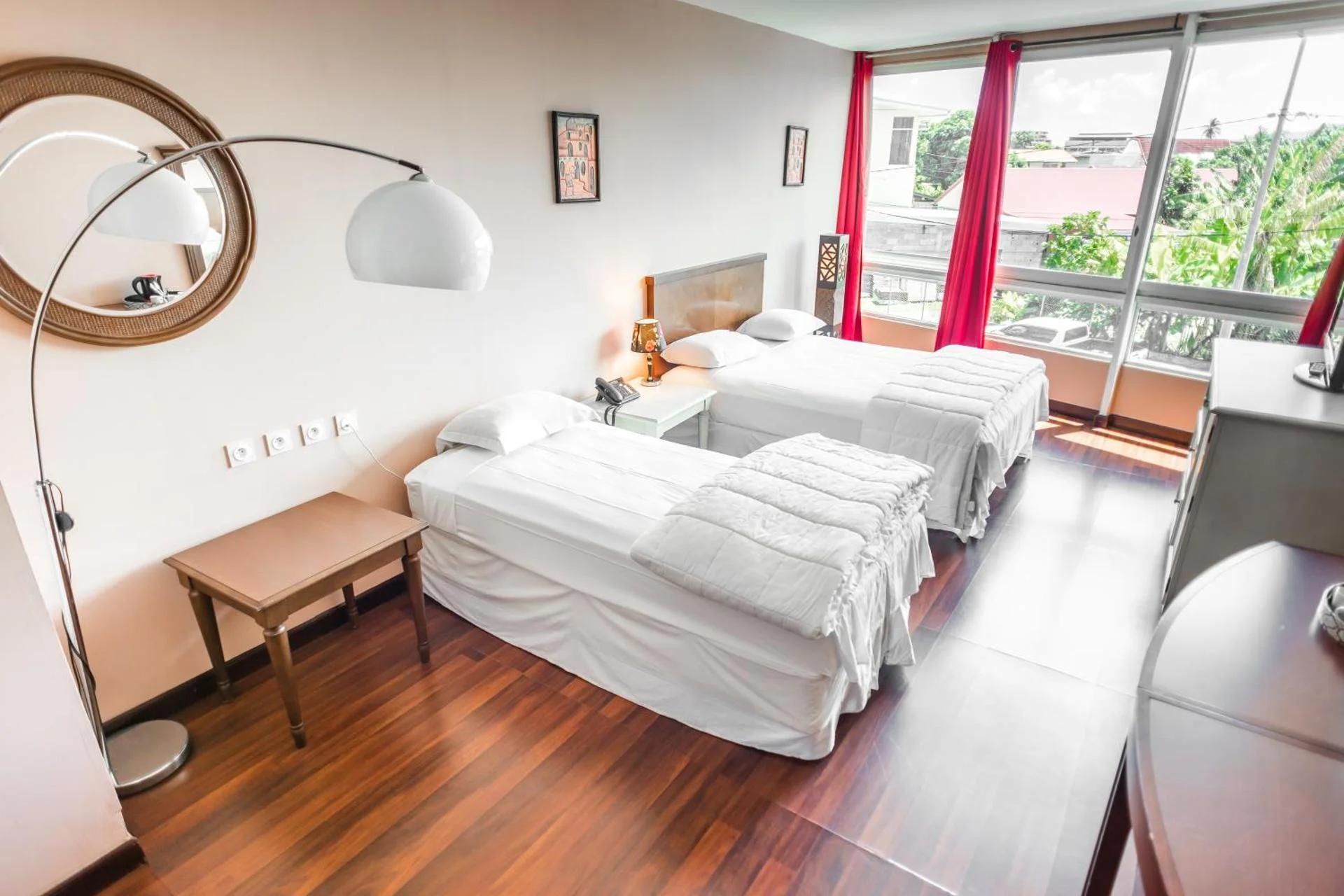 Hotel Sarah Nui - Image 2