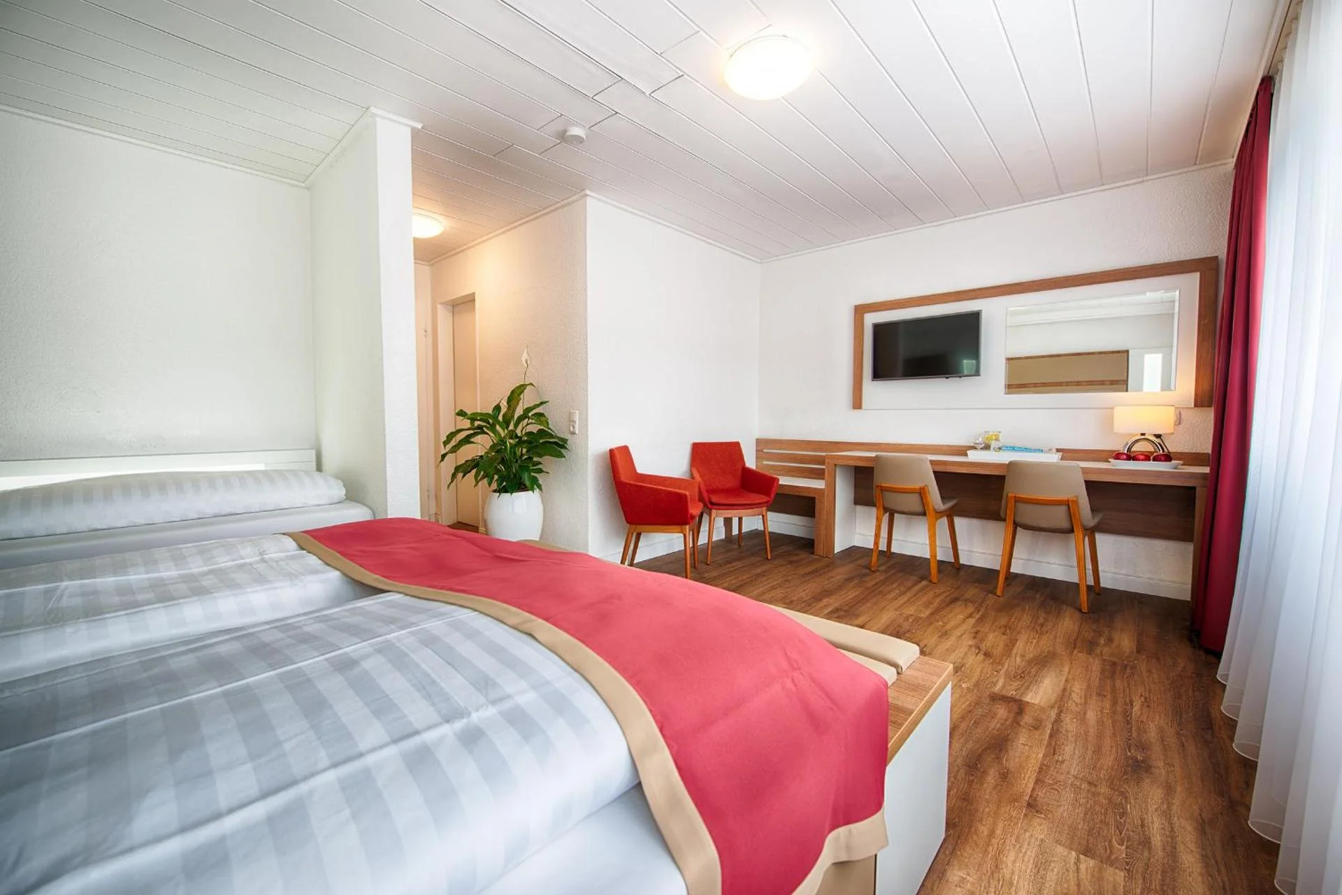 Hotel Senator - Image 1