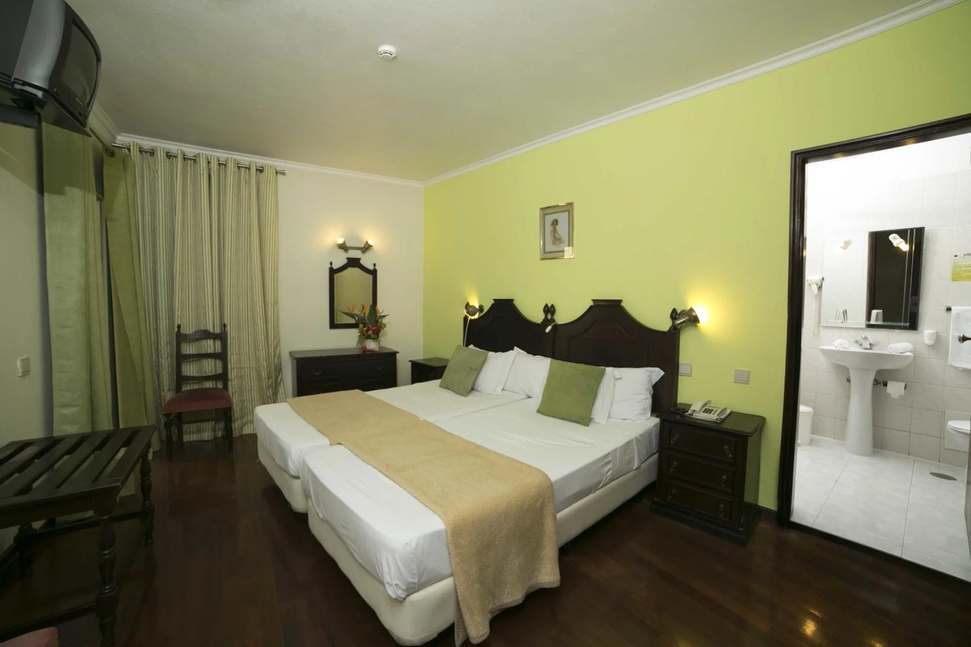 Hotel Sirius - Image 9