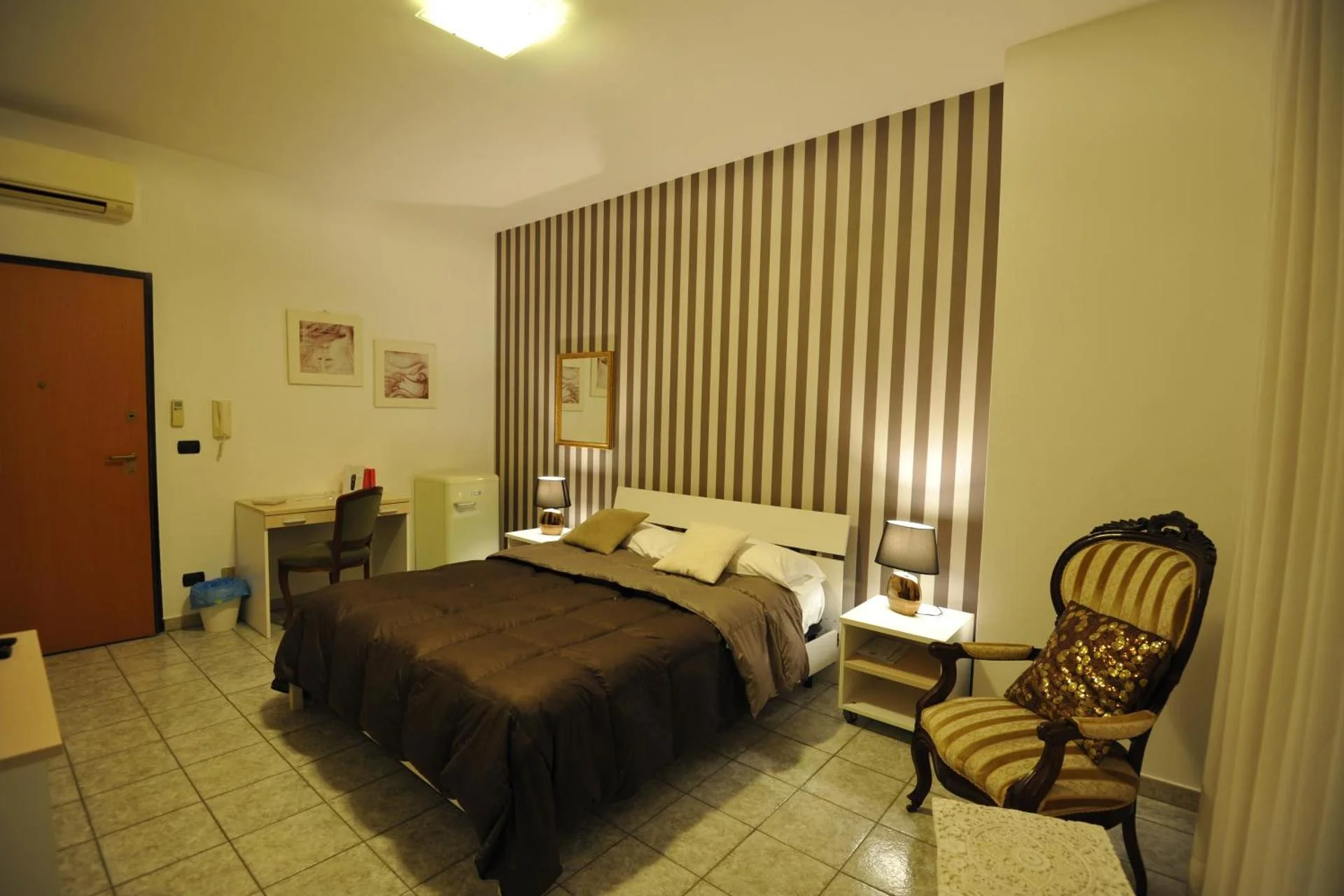Hotel Termoli Forty Fifteen - Image 18