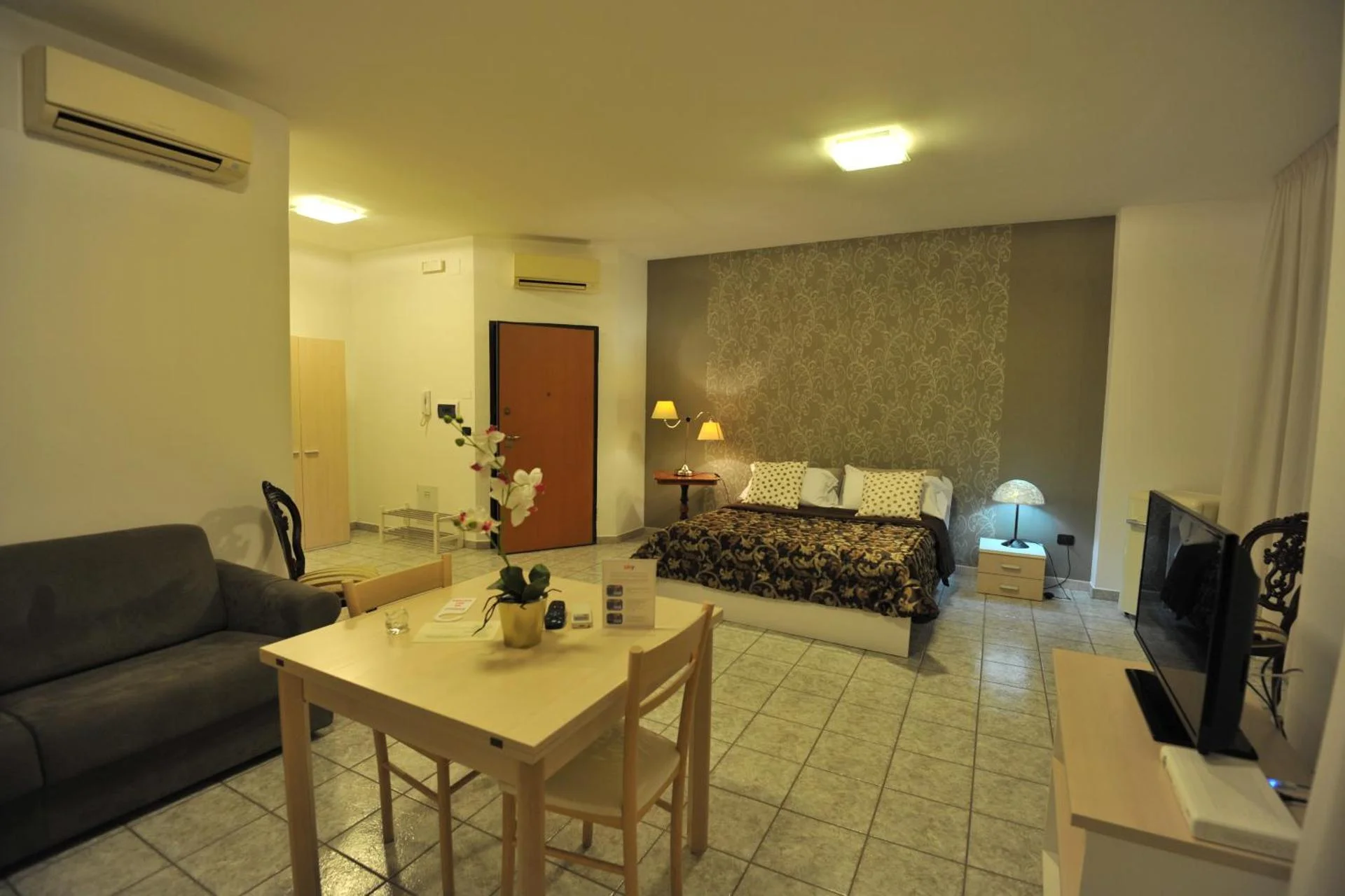 Hotel Termoli Forty Fifteen - Image 4