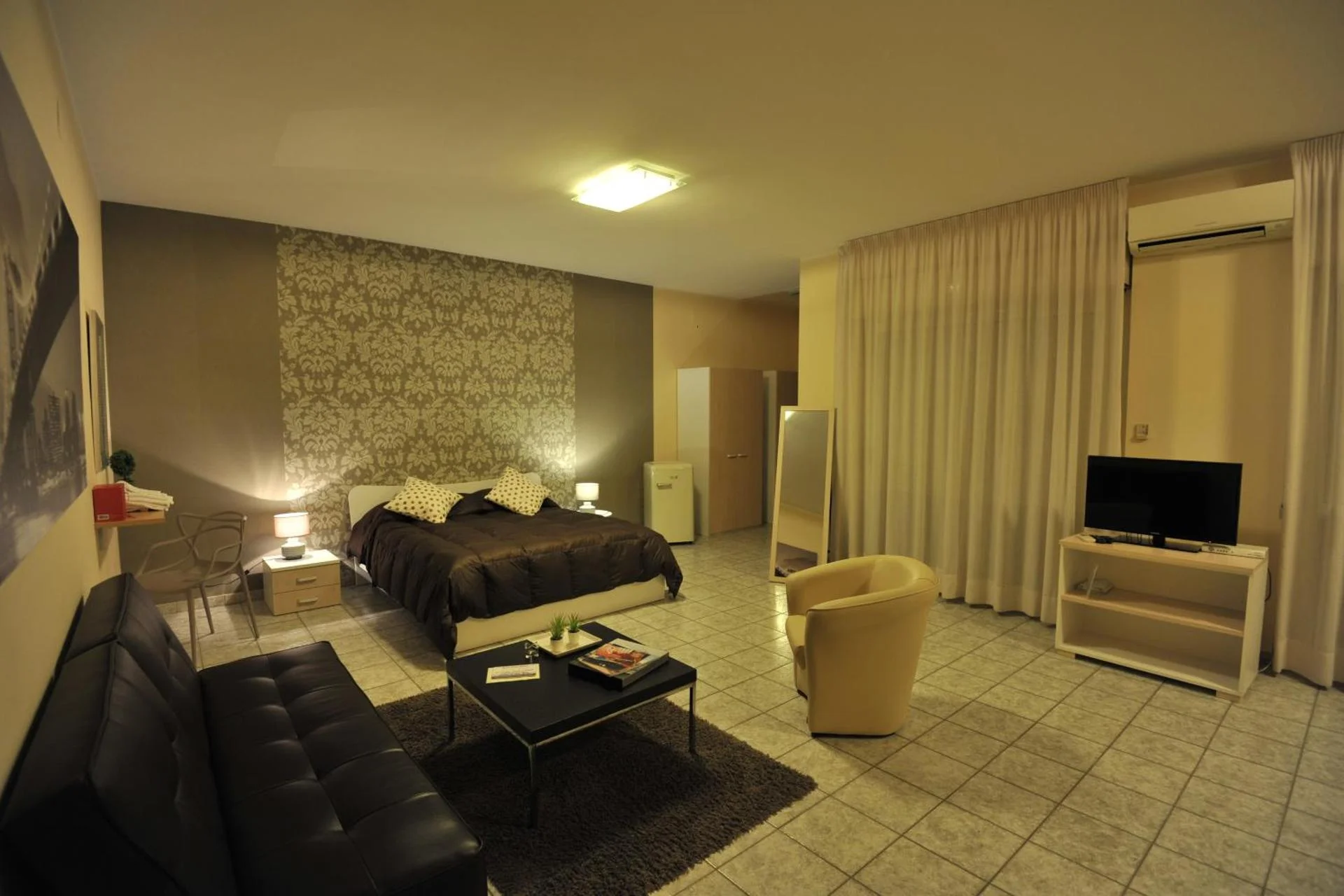 Hotel Termoli Forty Fifteen - Image 5