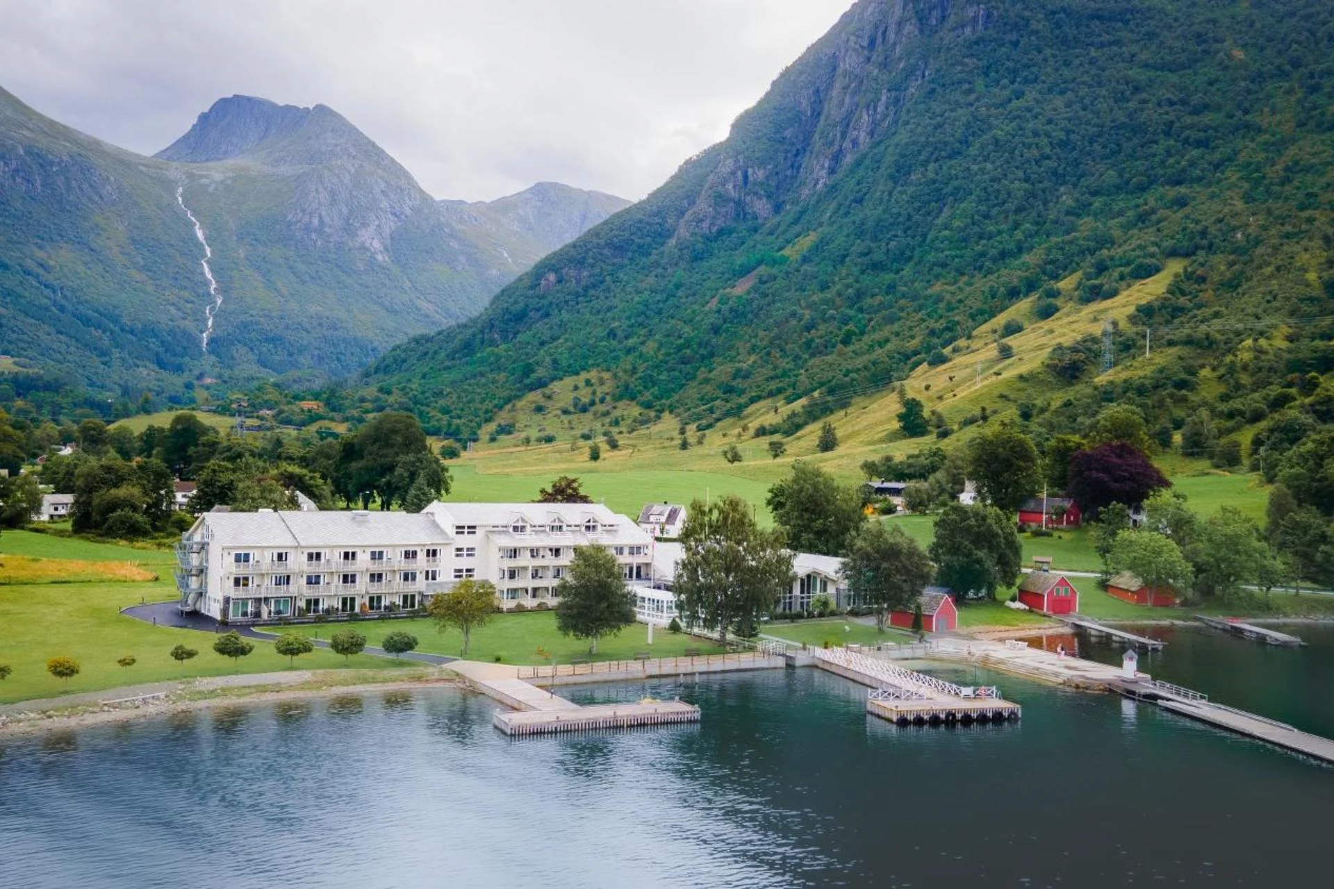 Experience the Charm of Hotel Ullensvang in Norway - Image 17
