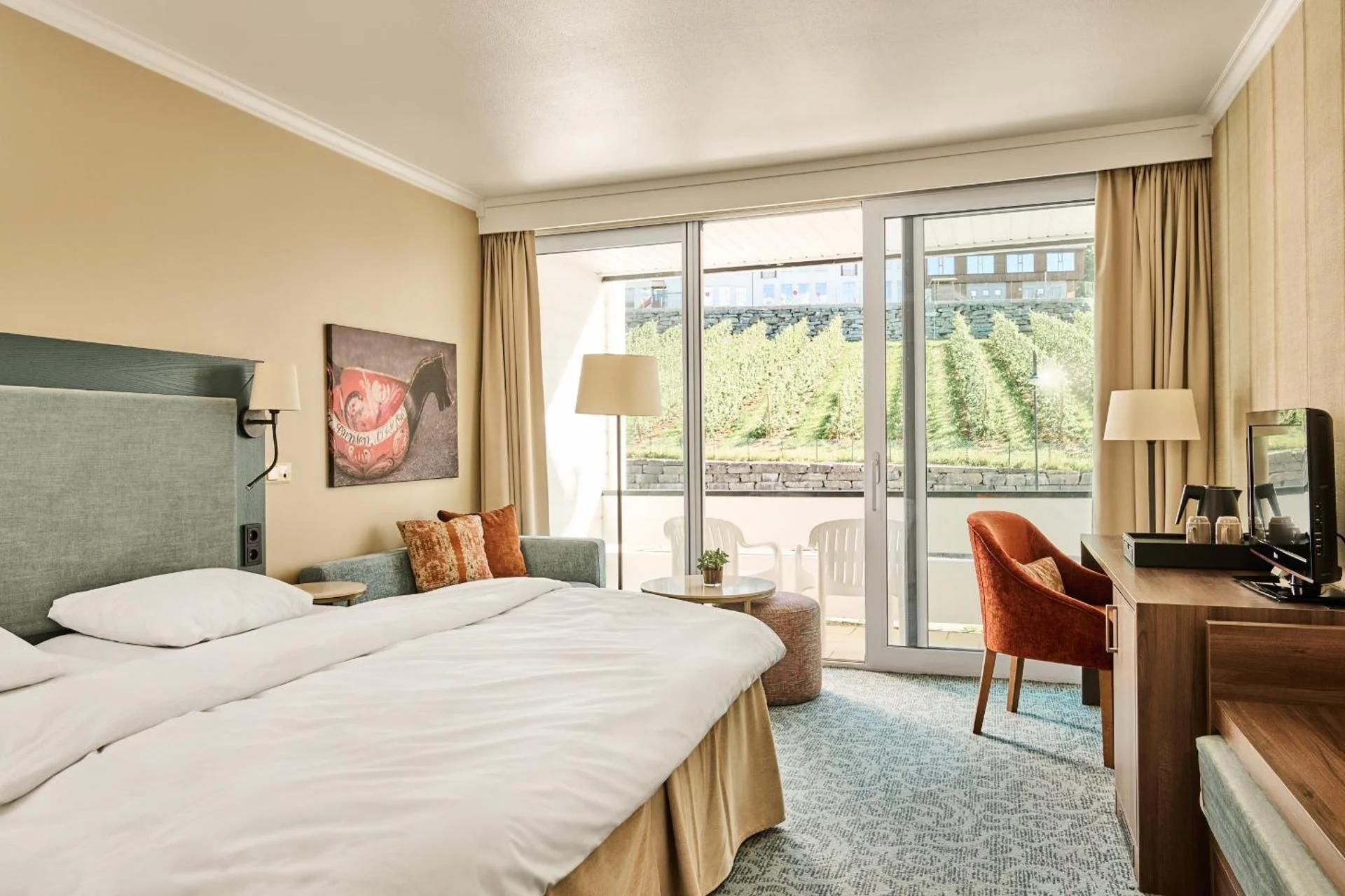 Experience the Charm of Hotel Ullensvang in Norway - Image 4