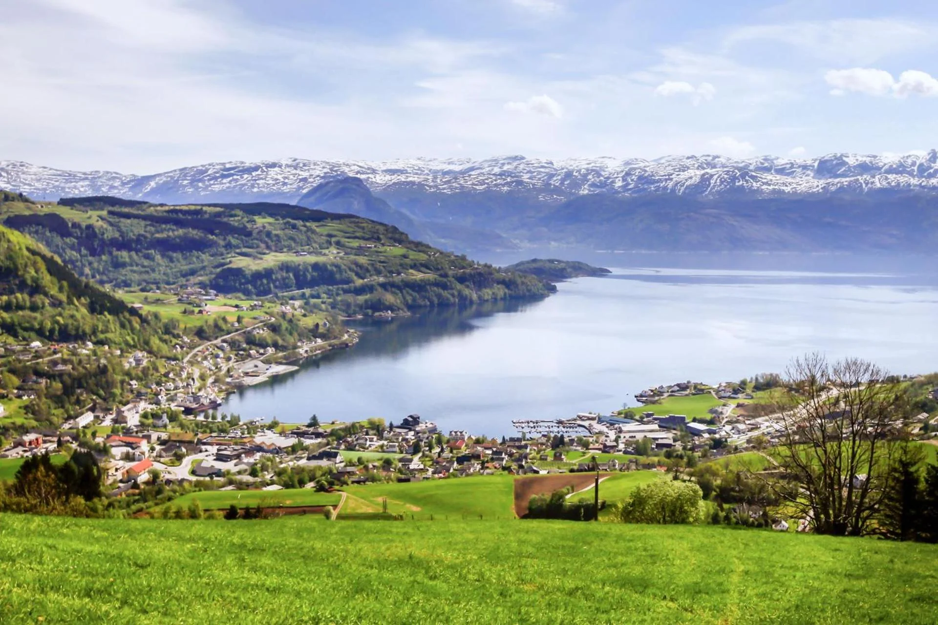 Experience the Charm of Hotel Ullensvang in Norway - Image 9