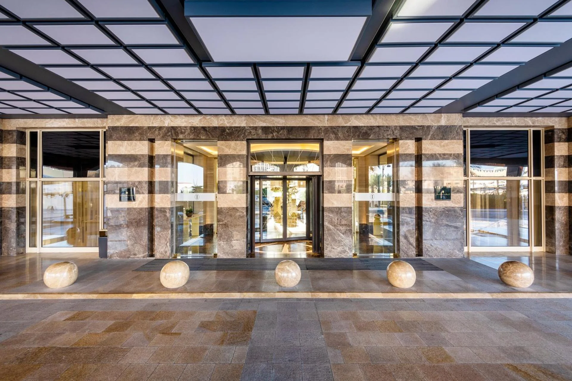 InterContinental Doha Beach & Spa, an IHG Hotel - Image 7