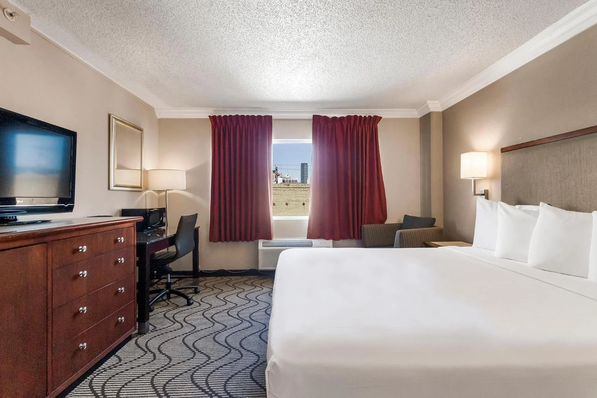 Jack London Inn - Image 13