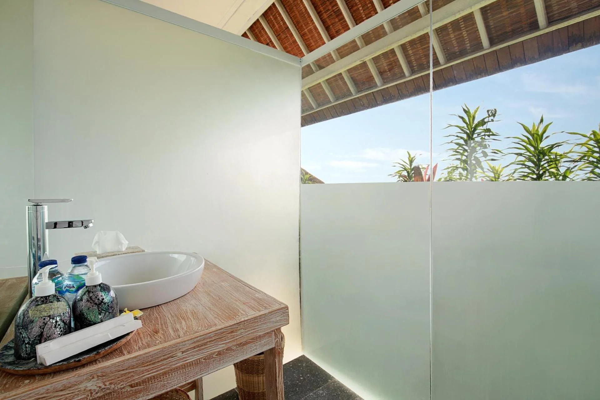Kerang Bingin Beach Villa - Image 11