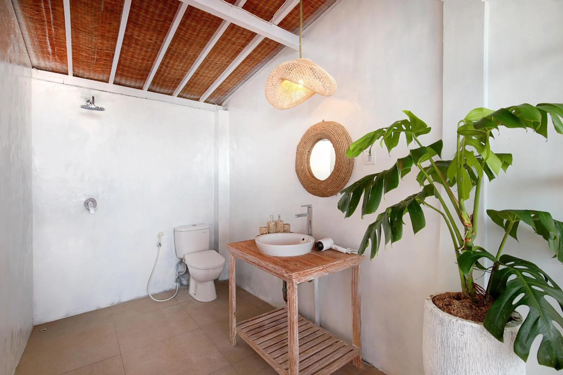 Kerang Bingin Beach Villa - Image 8