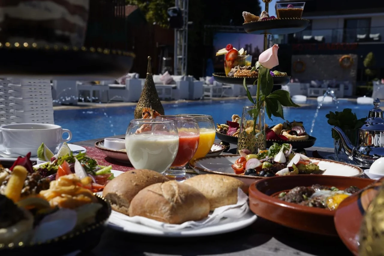 Mabrouk Hotel and Suites - Adults Only - Image 14