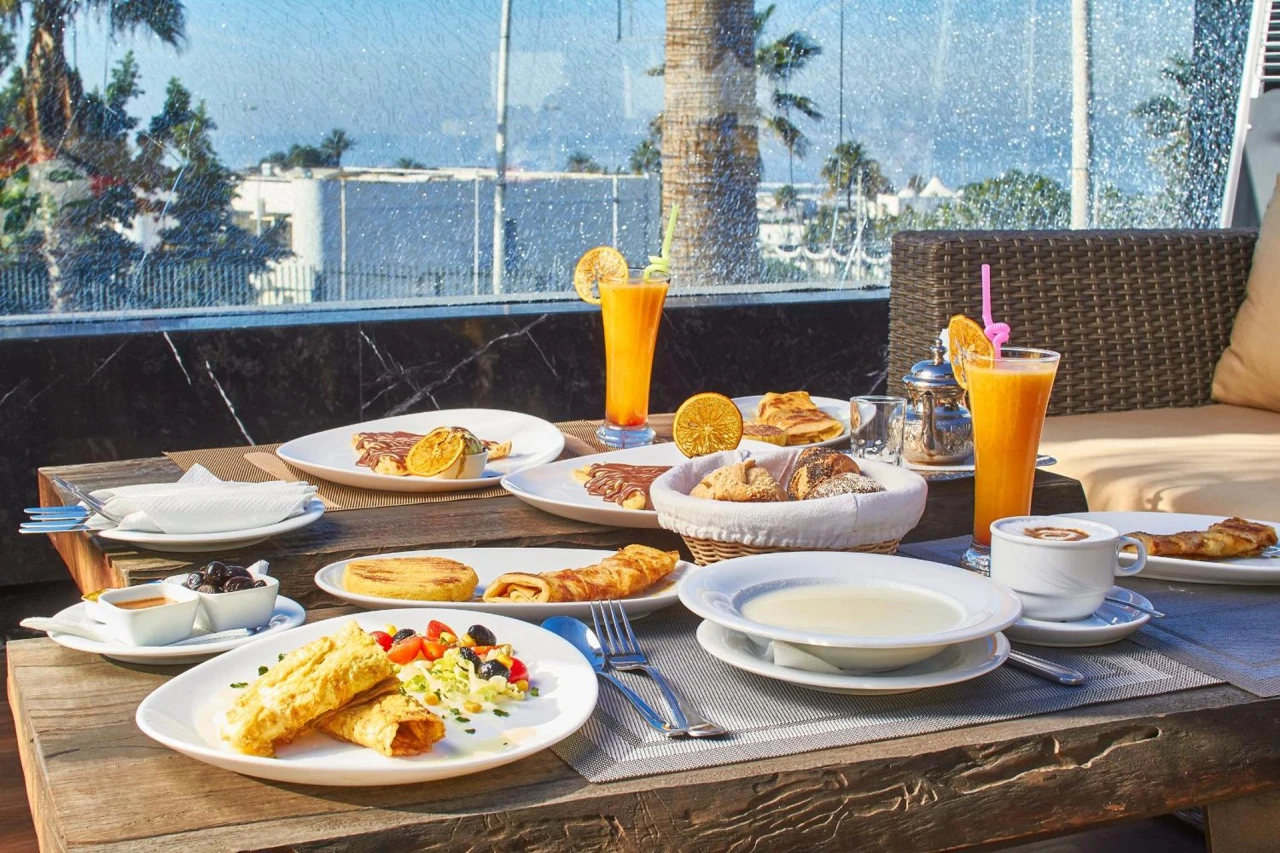 Mabrouk Hotel and Suites - Adults Only - Image 5