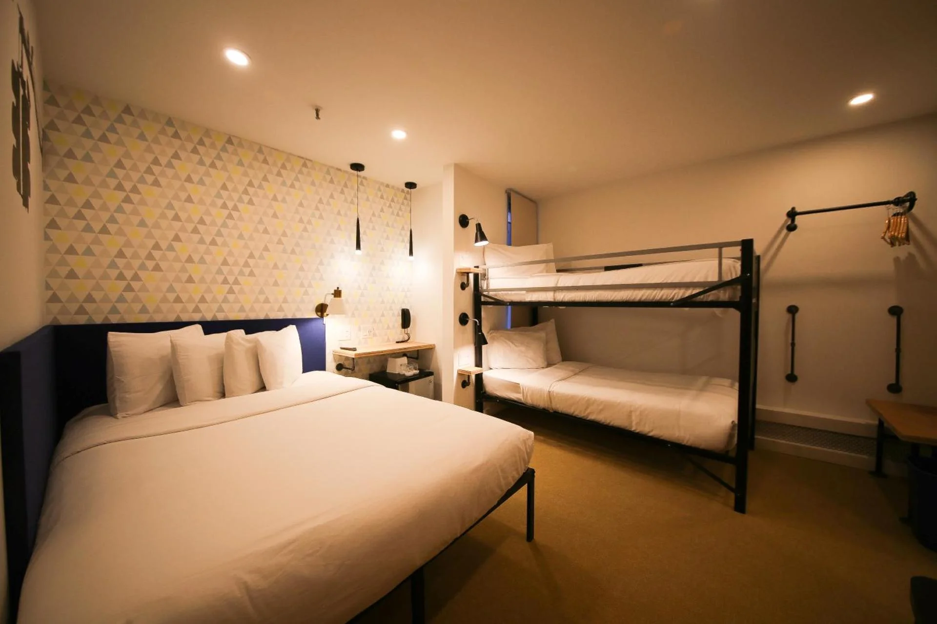 Manhattan Broadway Hotel - Image 12