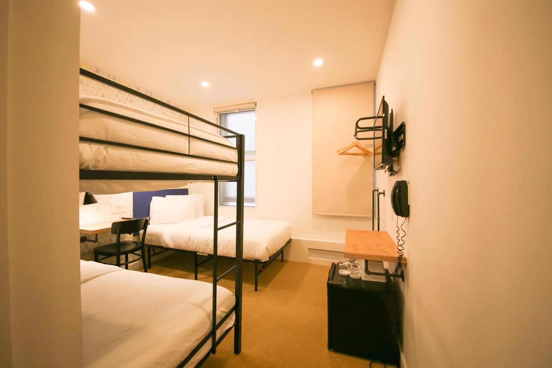 Manhattan Broadway Hotel - Image 5