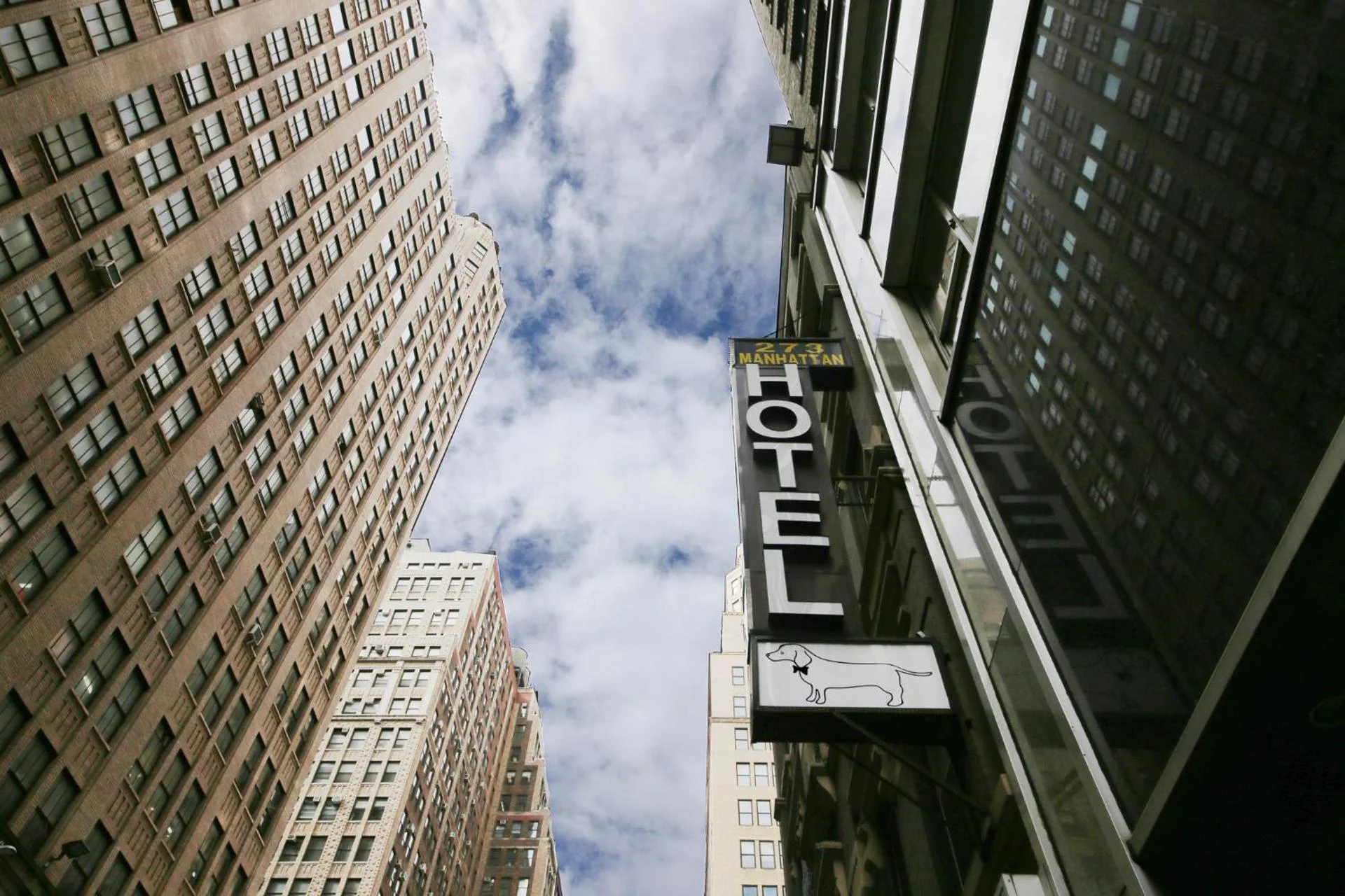 Manhattan Broadway Hotel - Image 9