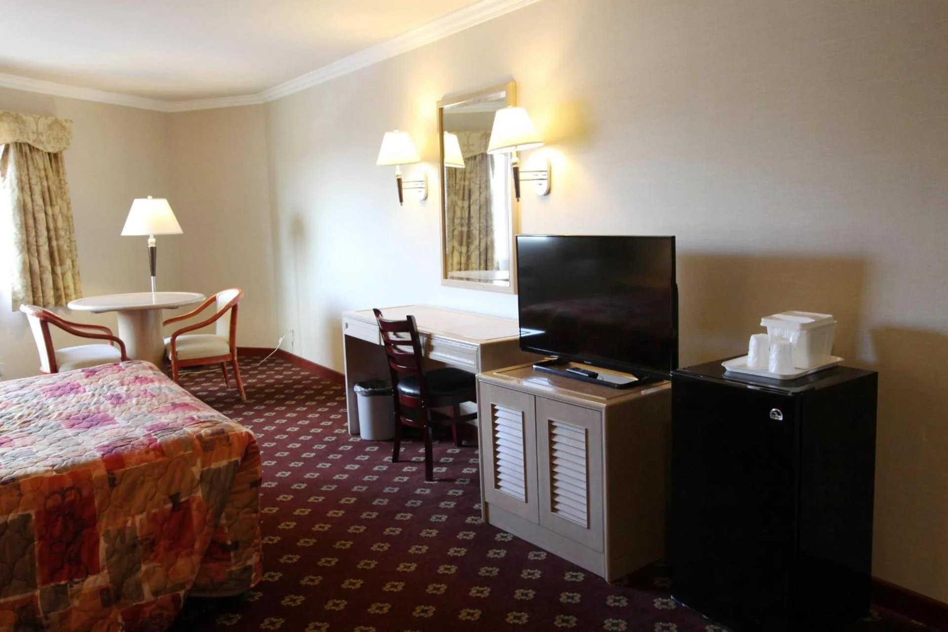 Metro Plaza Hotel - Image 5