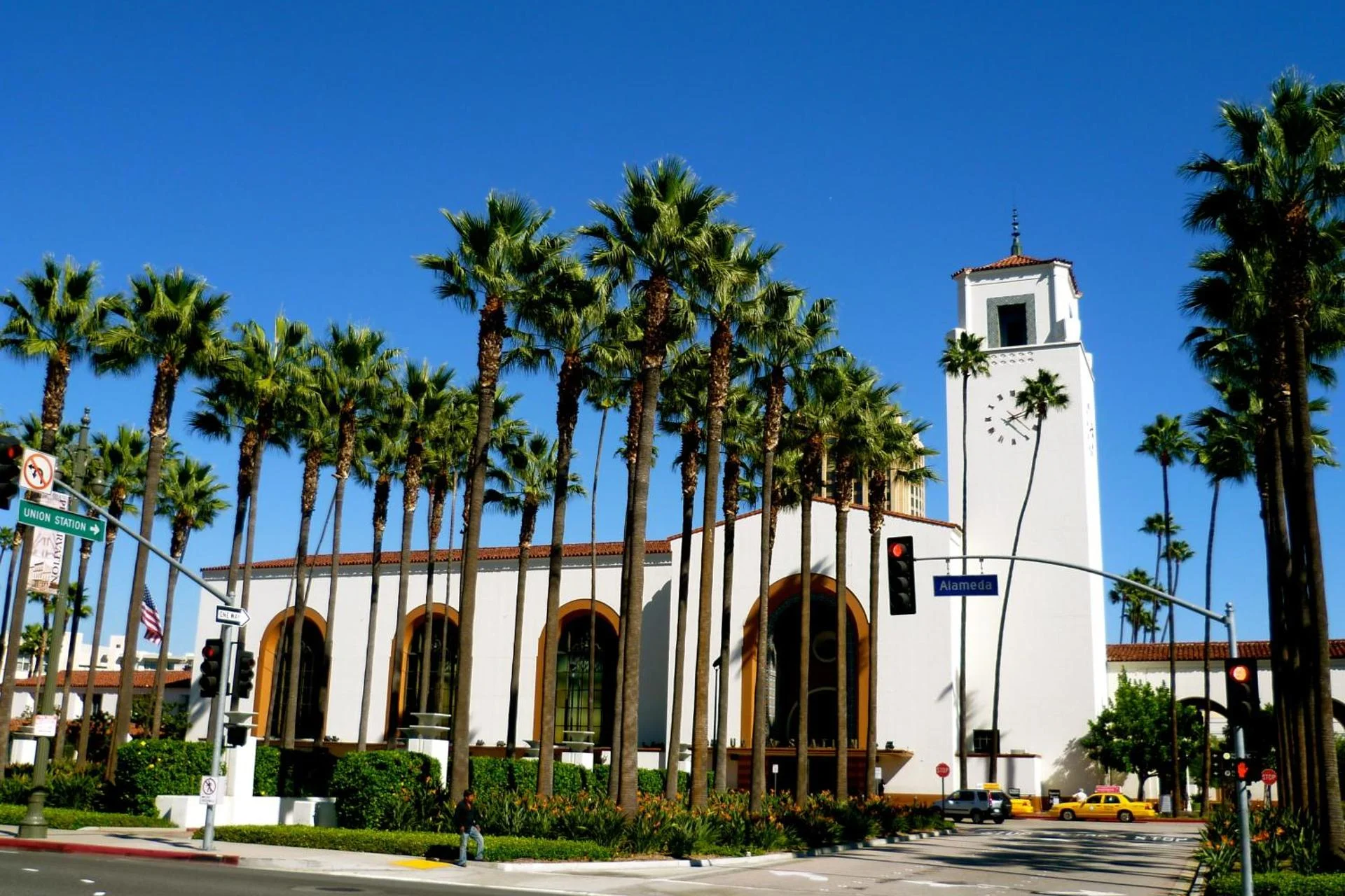 Metro Plaza Hotel - Image 6