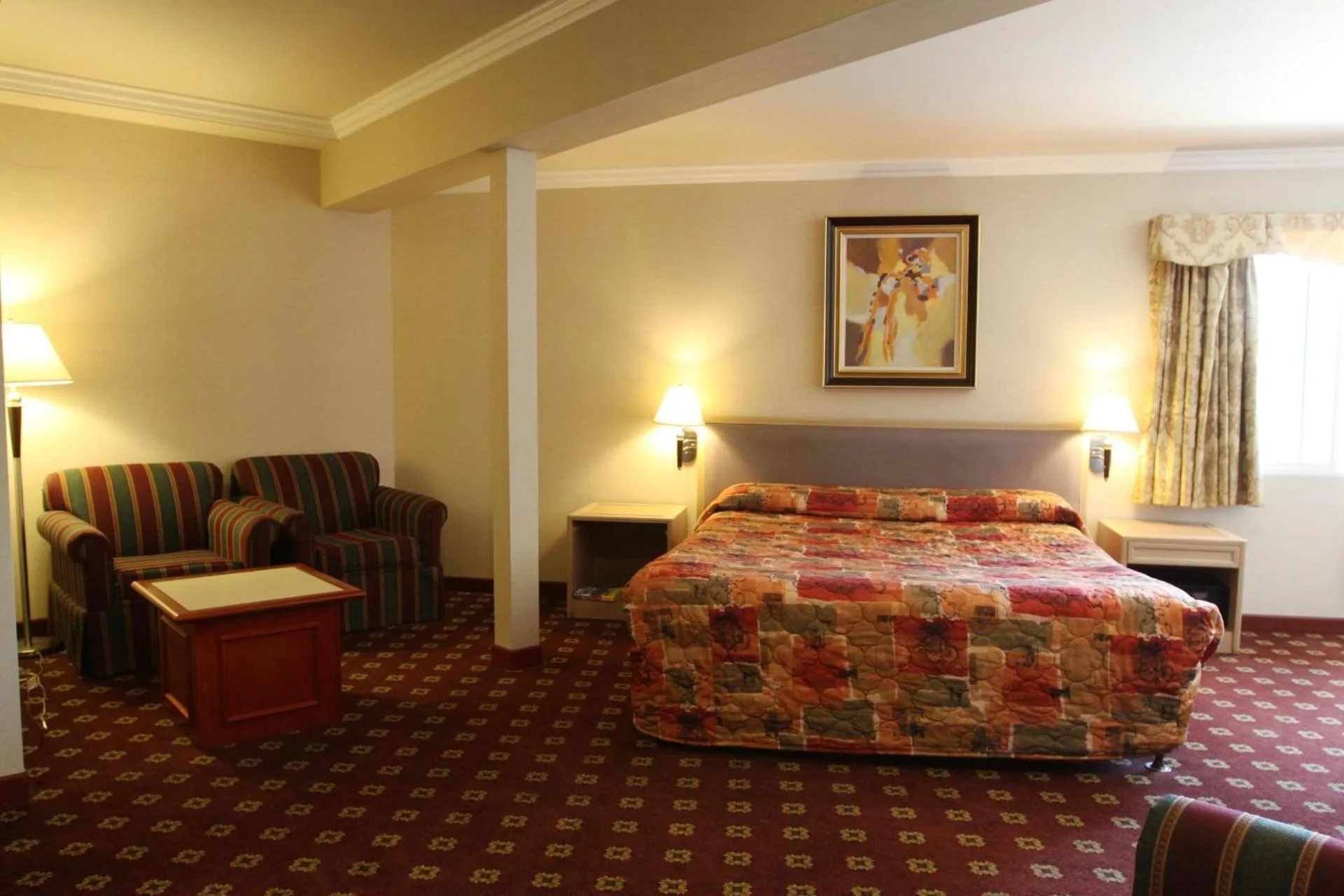 Metro Plaza Hotel - Image 7