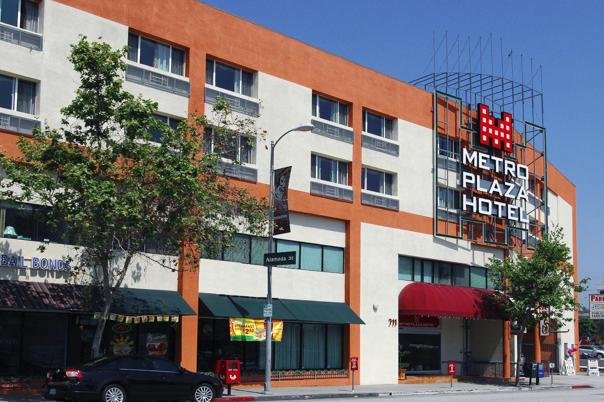 Metro Plaza Hotel - Image 9