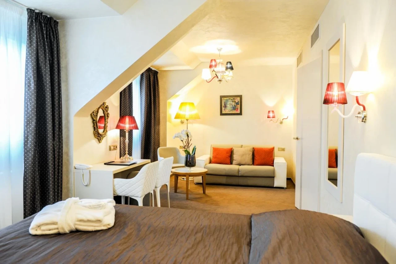 Myo Hotel Mysterius - Image 2