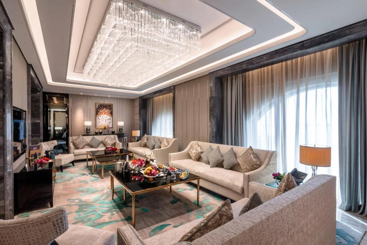 Narcissus Al Hamra Hotel - Image 5