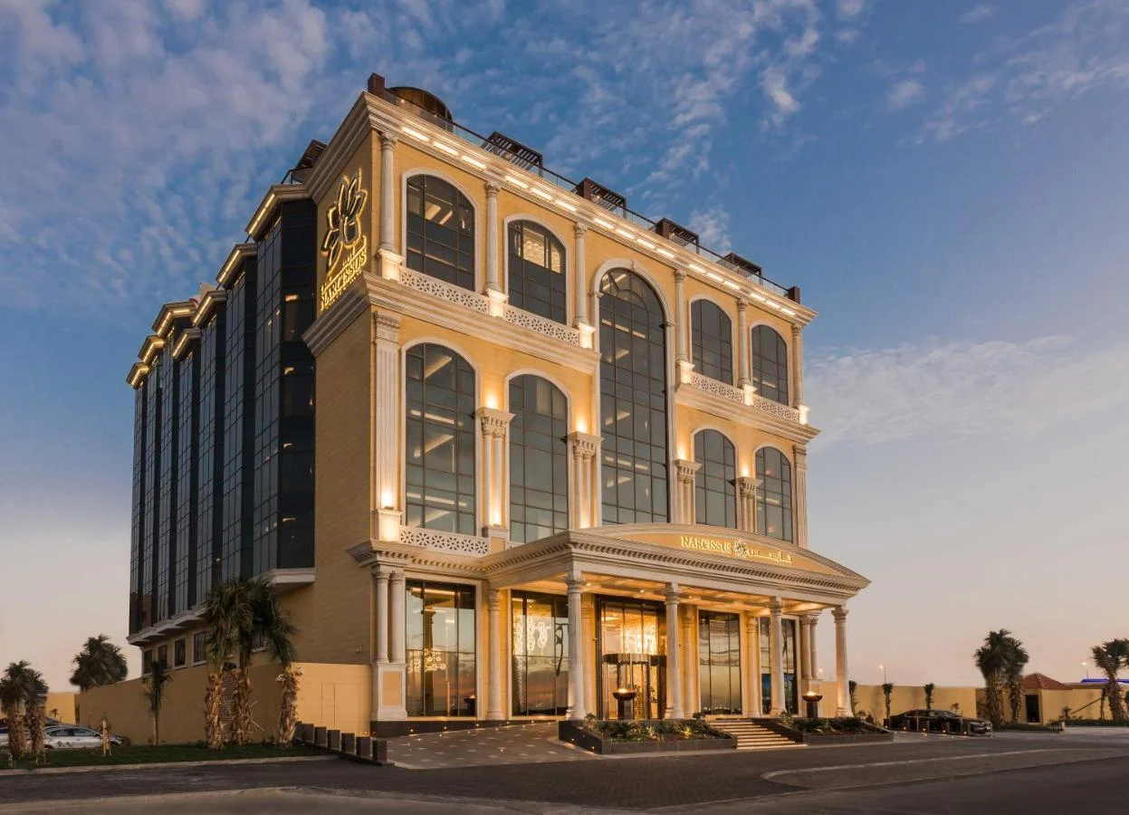 Narcissus Al Hamra Hotel - Image 4