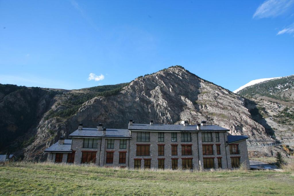 Obaga Blanca & Spa - Image 1