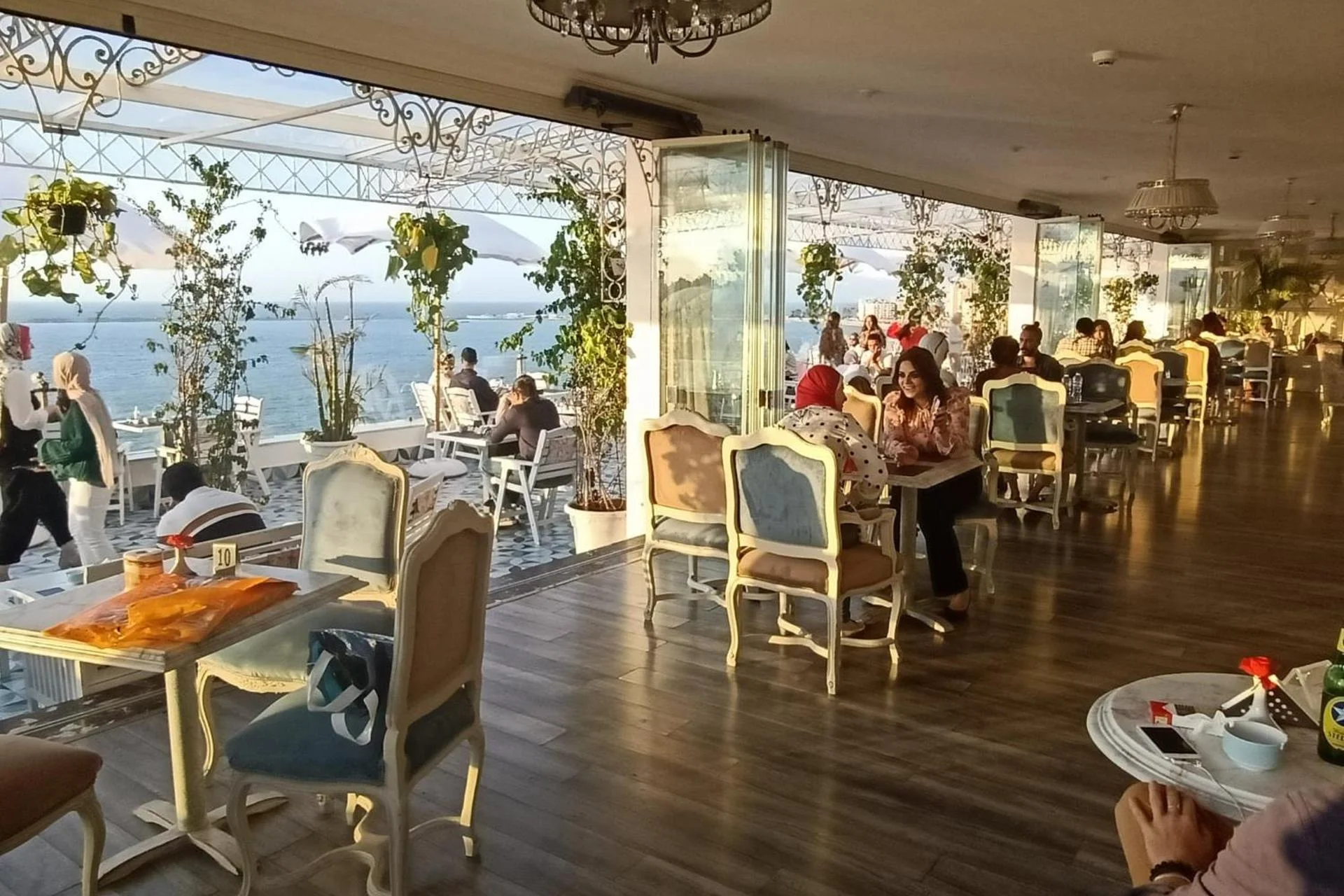 Paradise Inn - Windsor Palace Hotel - Image 3