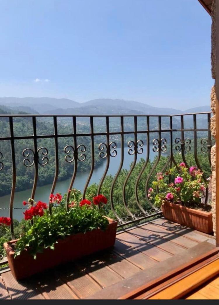 Descubra o Pedacinho de Mundo Douro: Um Refúgio de Conforto e Estilo - Imagem 17