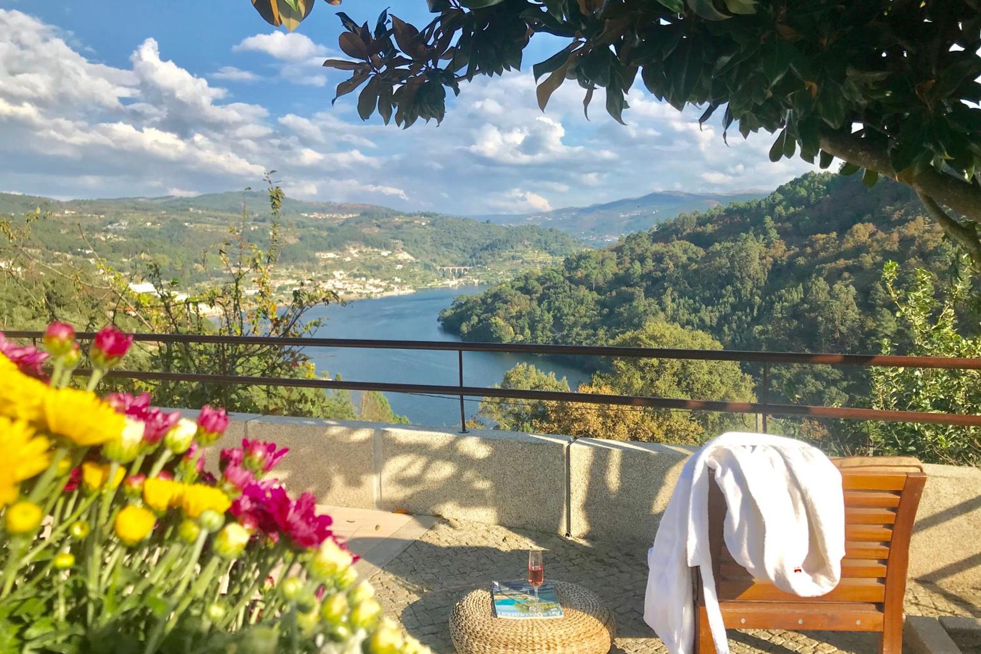 Descubra o Pedacinho de Mundo Douro: Um Refúgio de Conforto e Estilo - Imagem 49