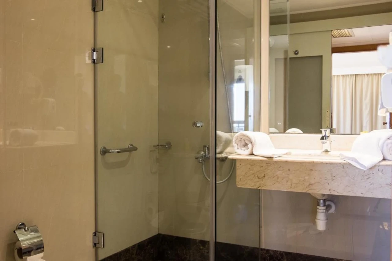 Plaza Hotel Alexandria - Image 17
