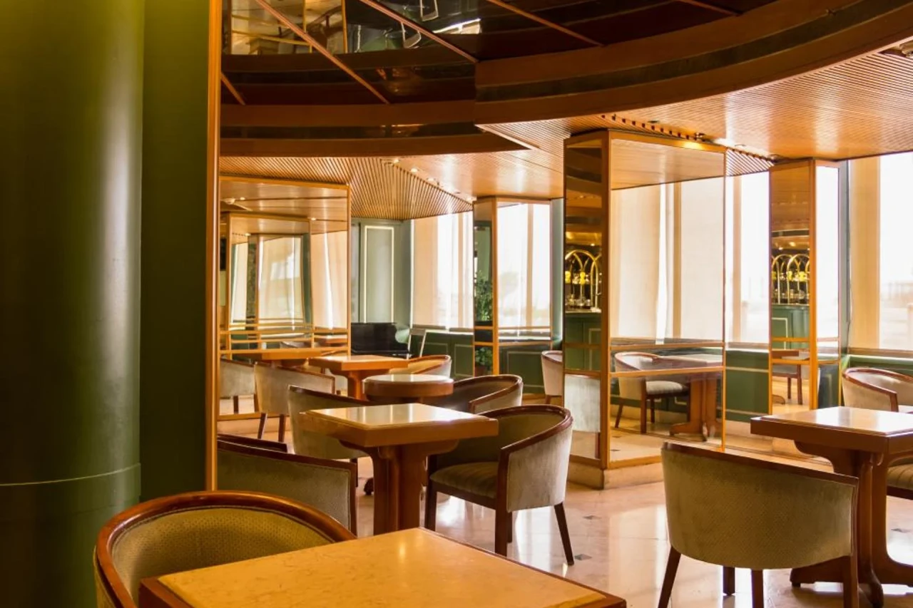 Plaza Hotel Alexandria - Image 6
