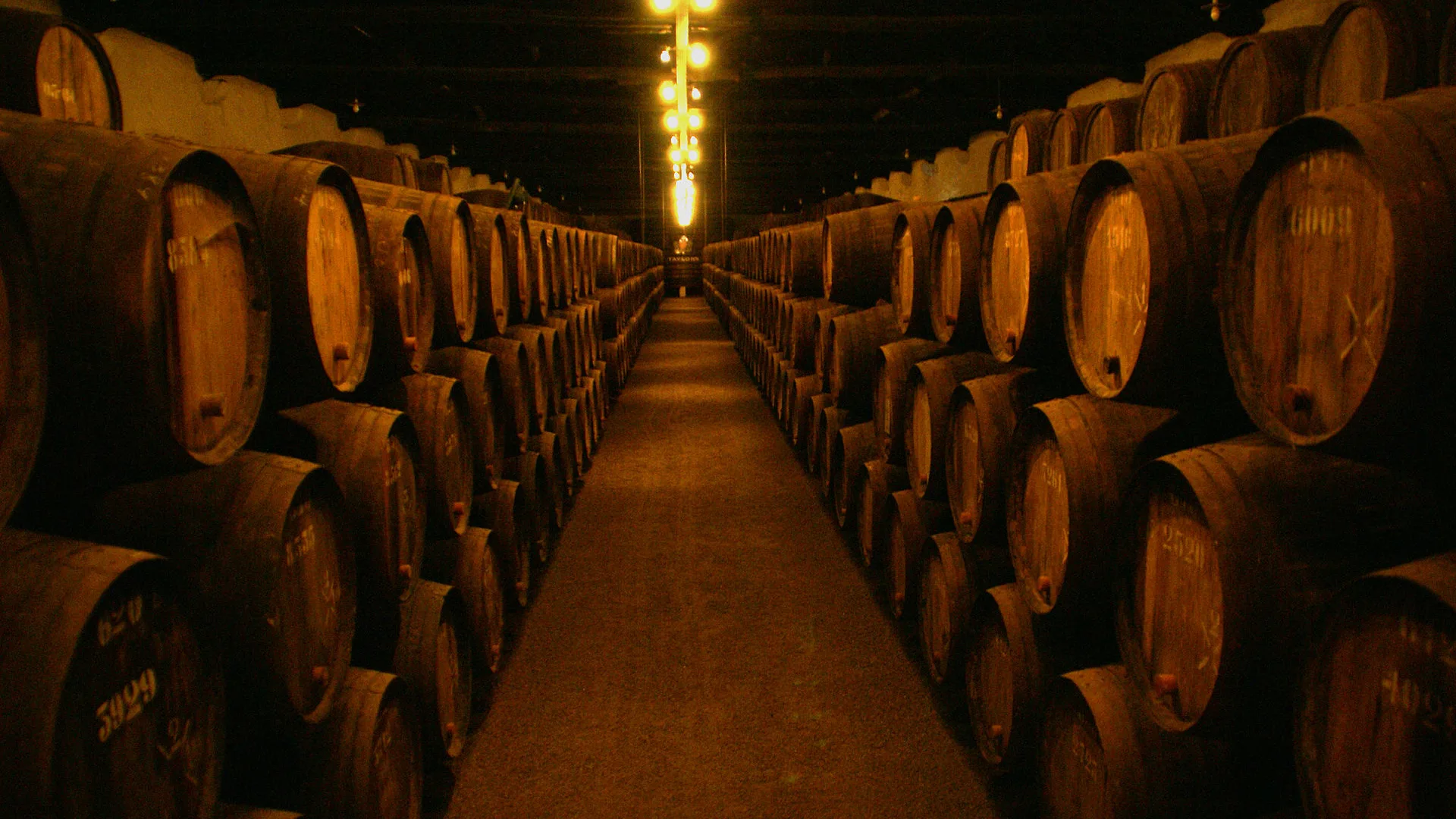 Sleeping Wine Barrel Douro Quinta | Douro Vinhateiro