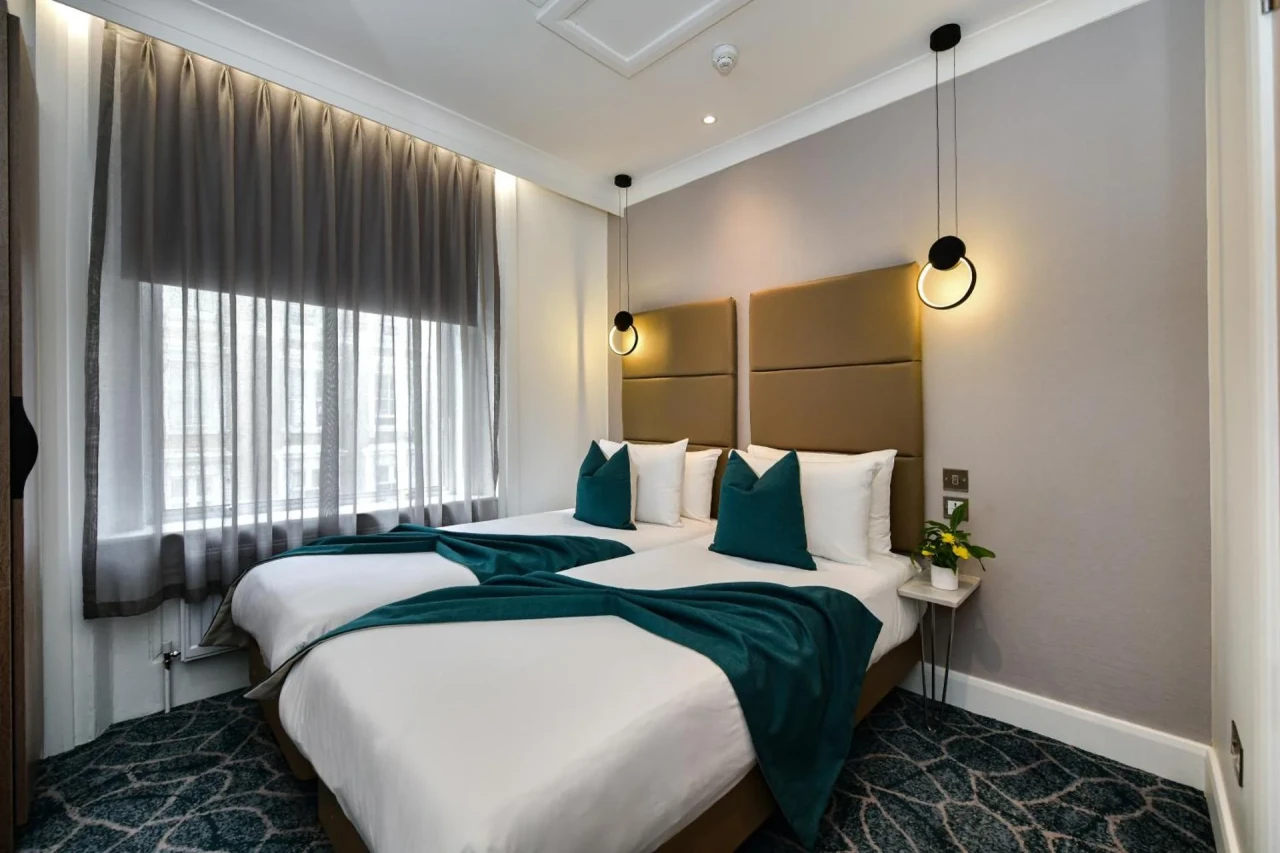 Experience Luxury at Queens Park Hotel - Image 13